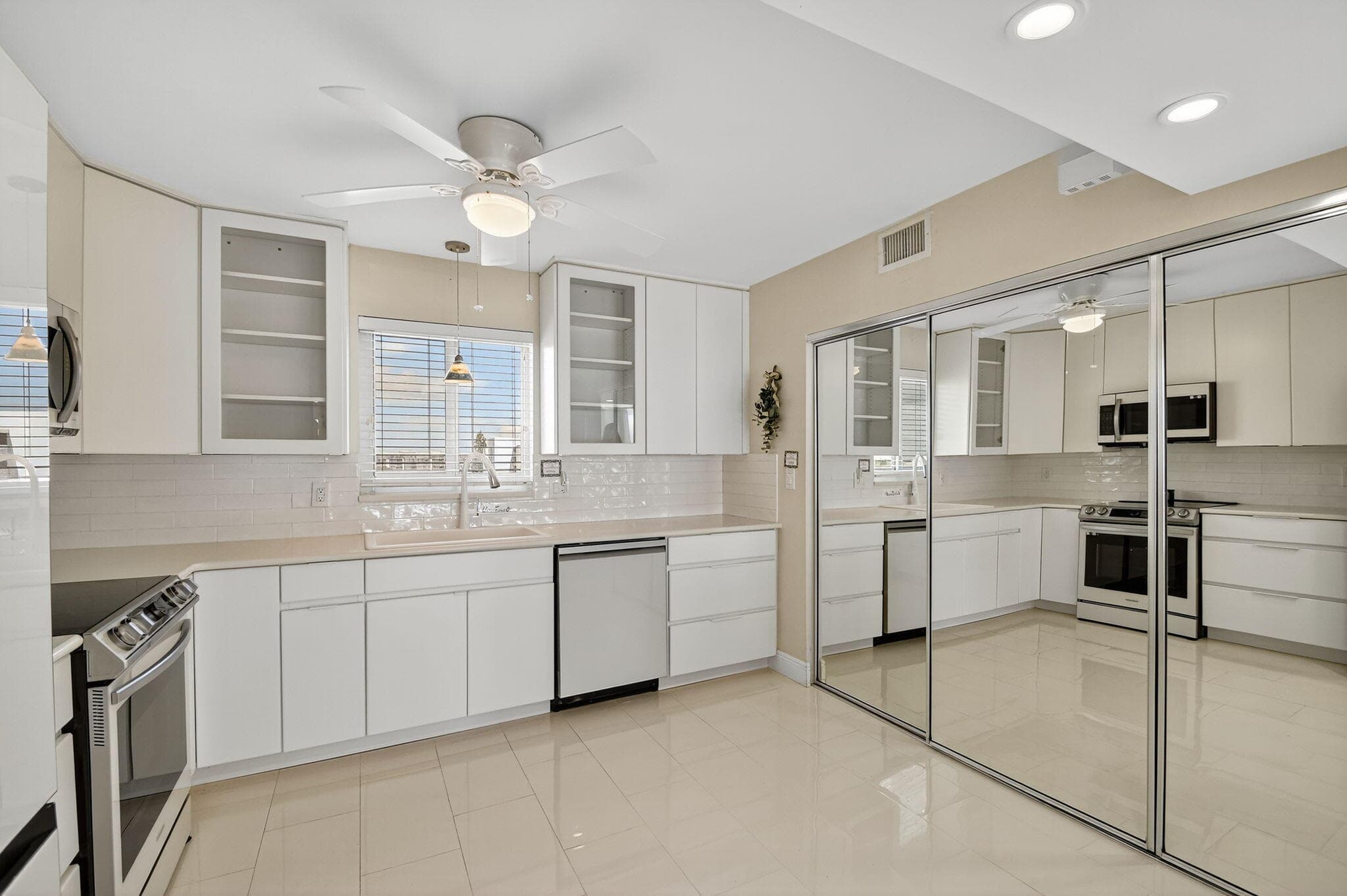 301 Lake Shore Drive 711, Lake Park, FL 33403 — photo 20 of 59