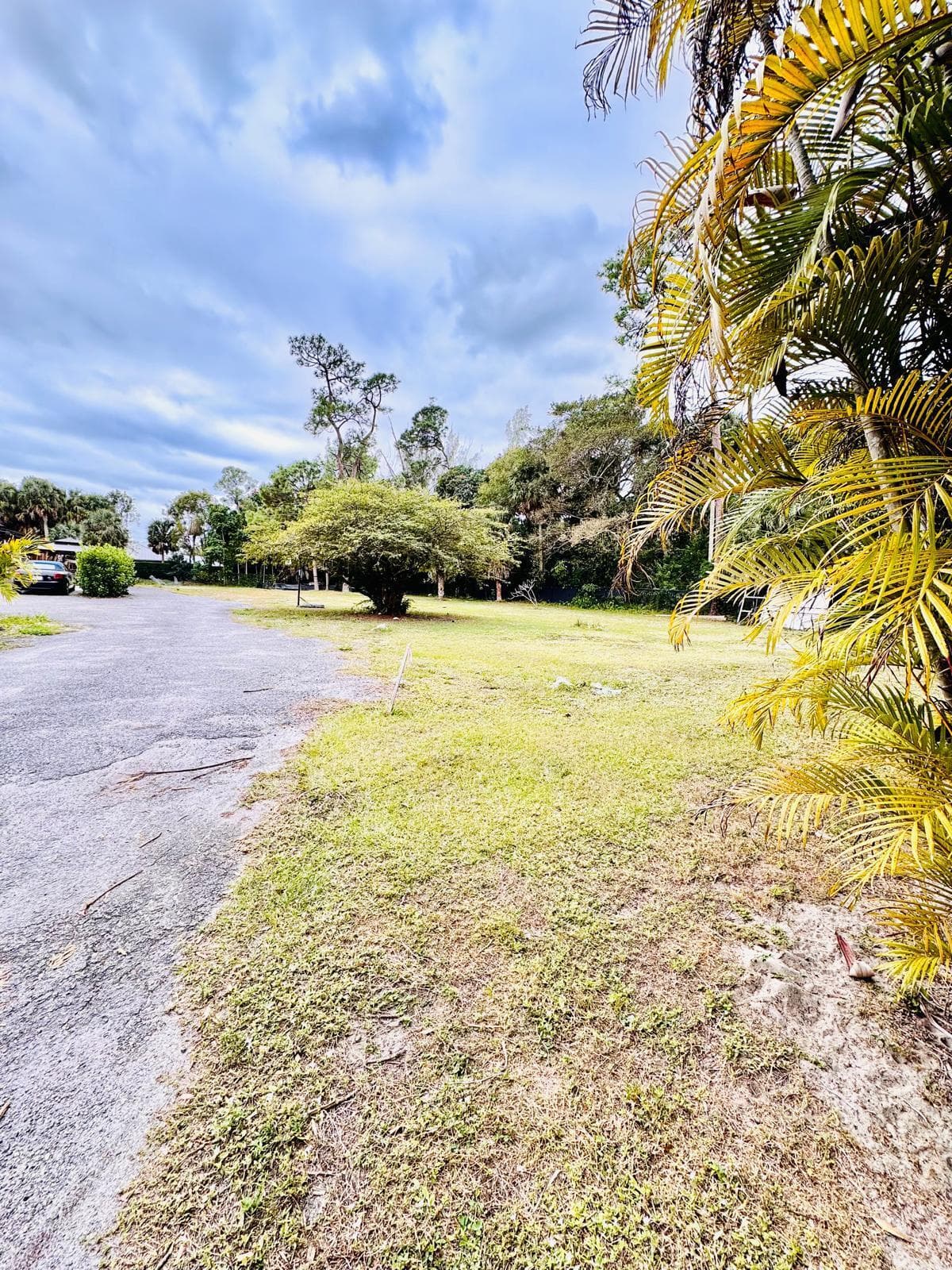 214 Westwood Circle E, West Palm Beach, FL 33411 — photo 3 of 36
