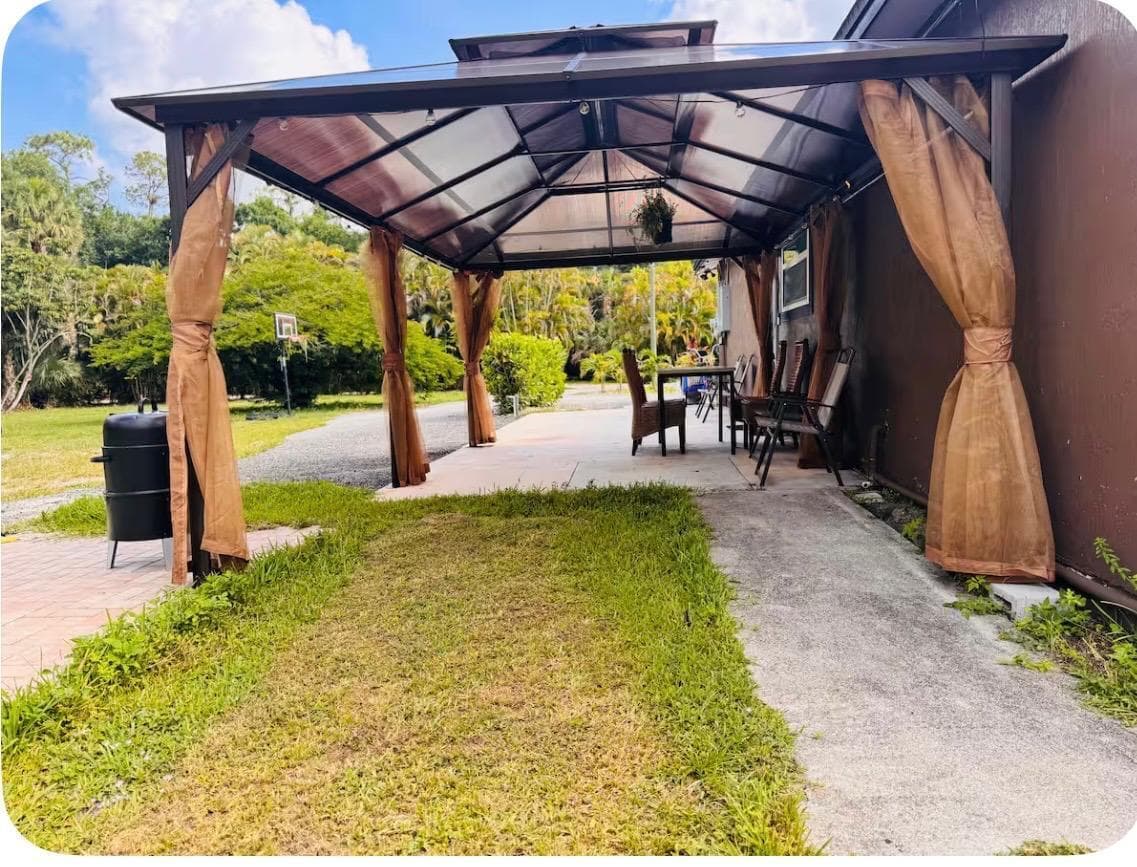 214 Westwood Circle E, West Palm Beach, FL 33411 — photo 1 of 36