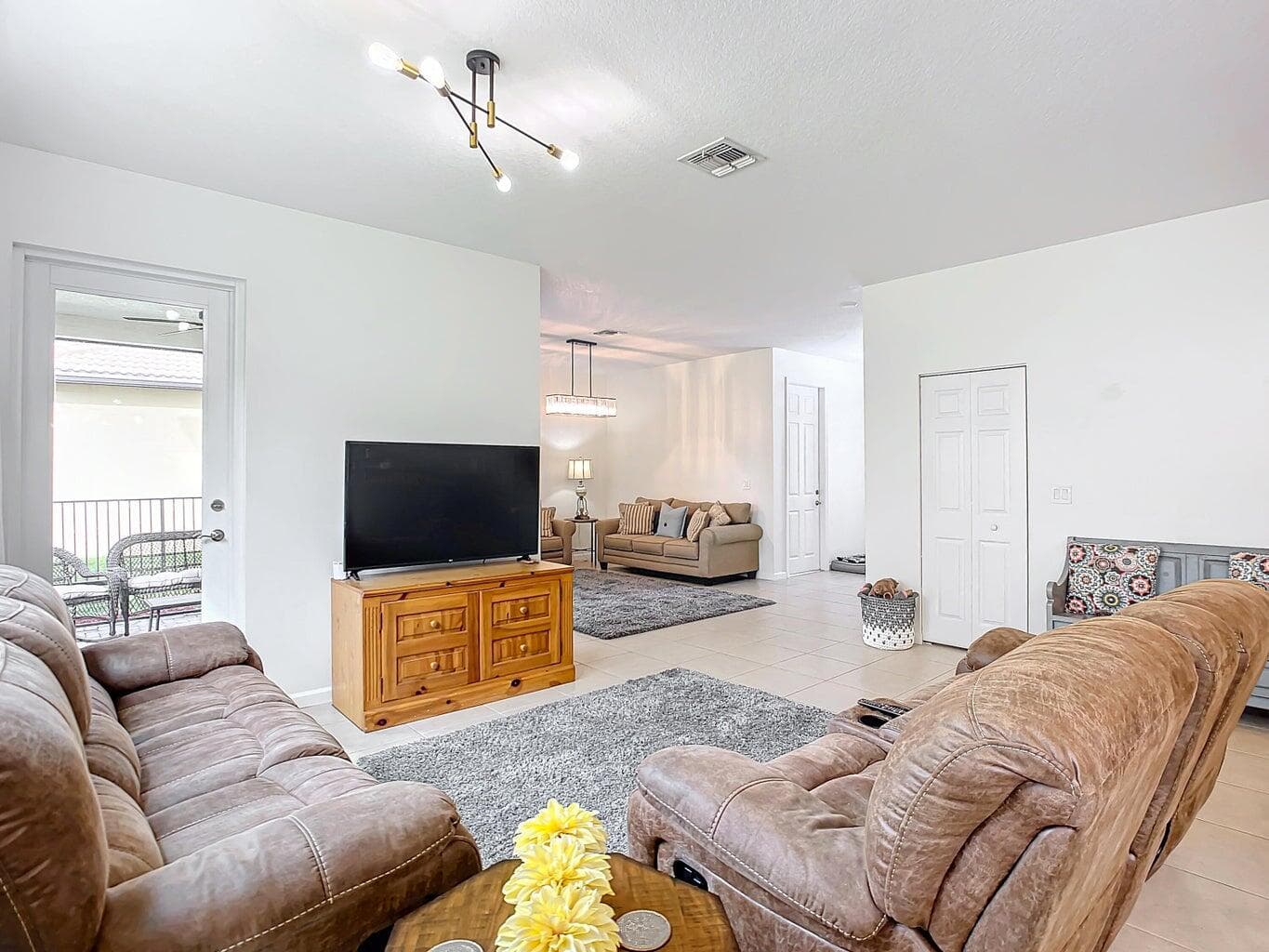 11931 SW Crestwood Circle, Port St. Lucie, FL 34987 — photo 16 of 102