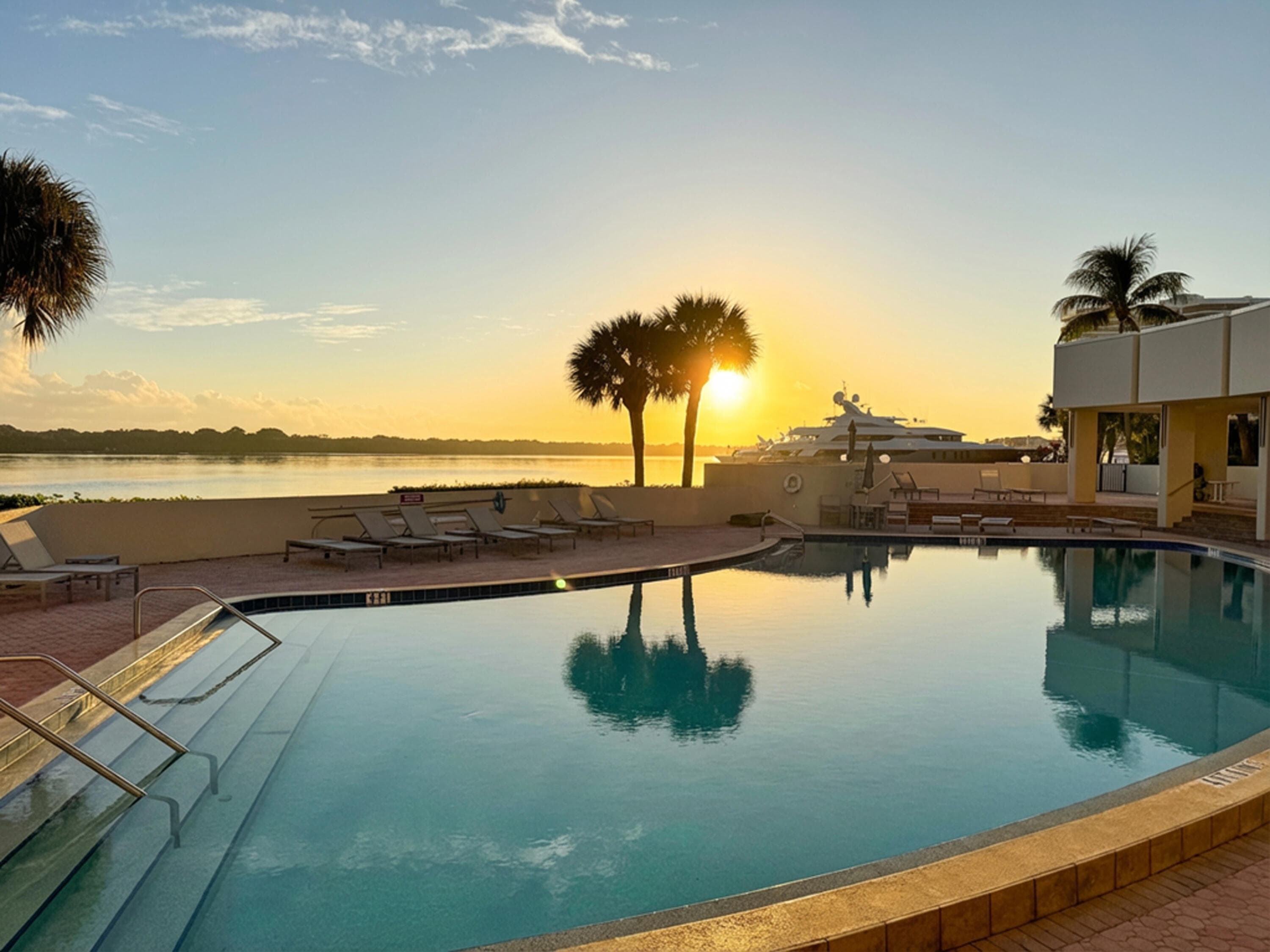 126 Lakeshore Drive 927, North Palm Beach, FL 33408 — photo 4 of 13
