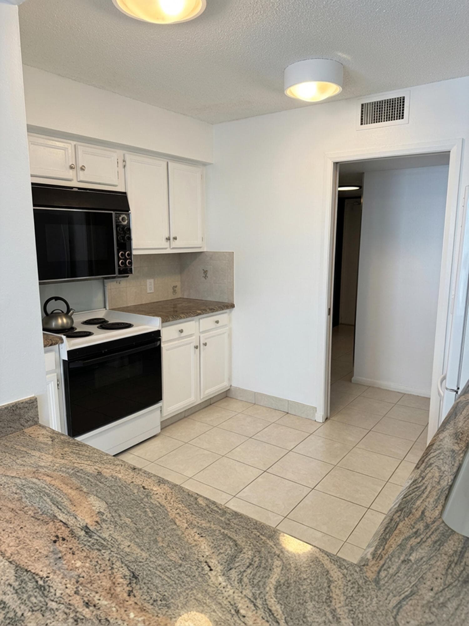 126 Lakeshore Drive 927, North Palm Beach, FL 33408 — photo 6 of 13