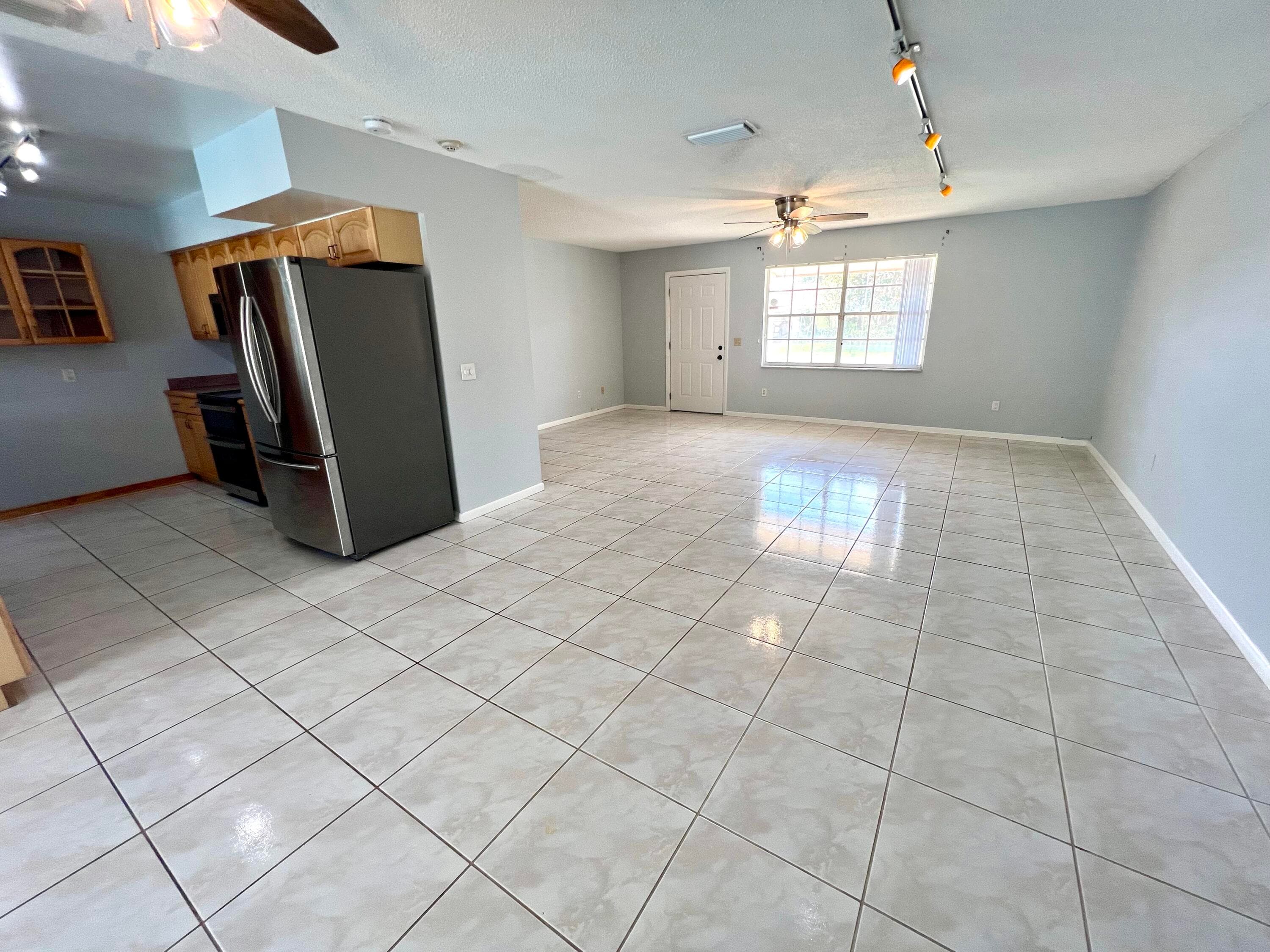 3119 Caribb Way, Lake Worth, FL 33462 — photo 4 of 19