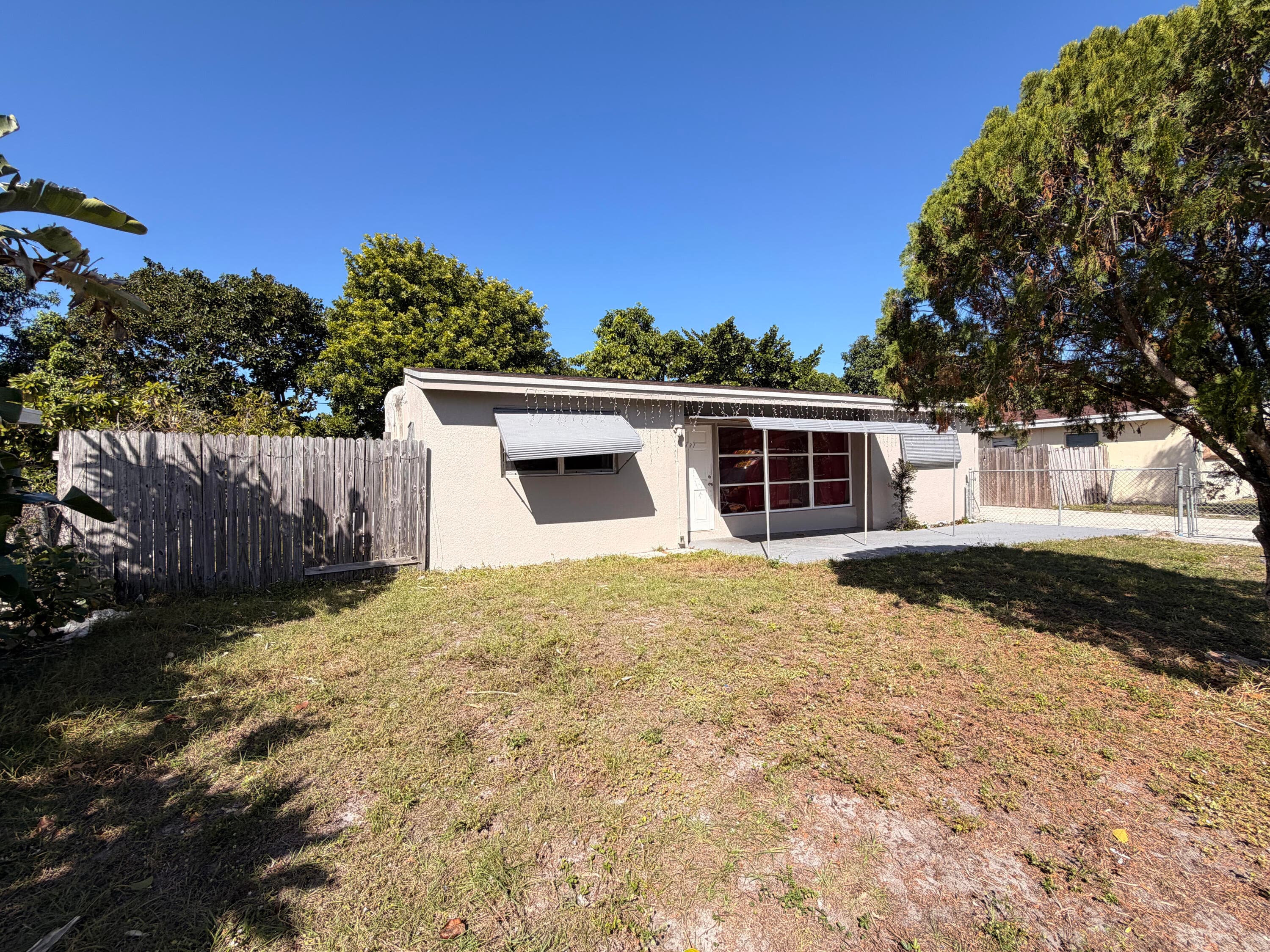 431 Pensacola Drive, Lake Worth, FL 33462 — photo 26 of 29