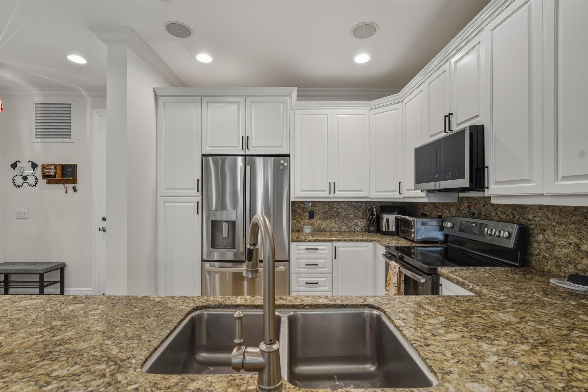 1709 NE 8th Street 1709, Fort Lauderdale, FL 33304 — photo 13 of 62