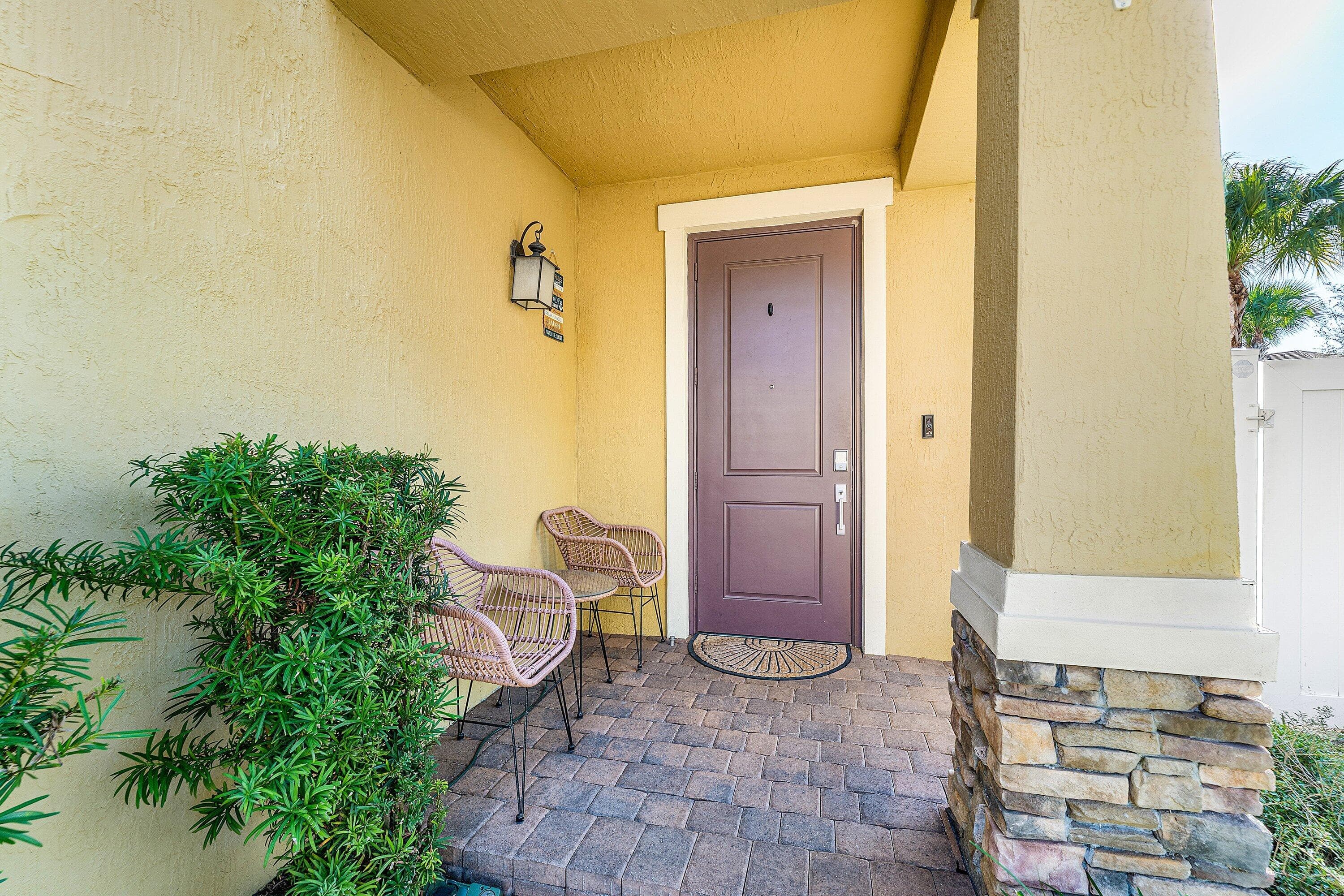 4330 Lago Drive, Deerfield Beach, FL 33064 — photo 4 of 36
