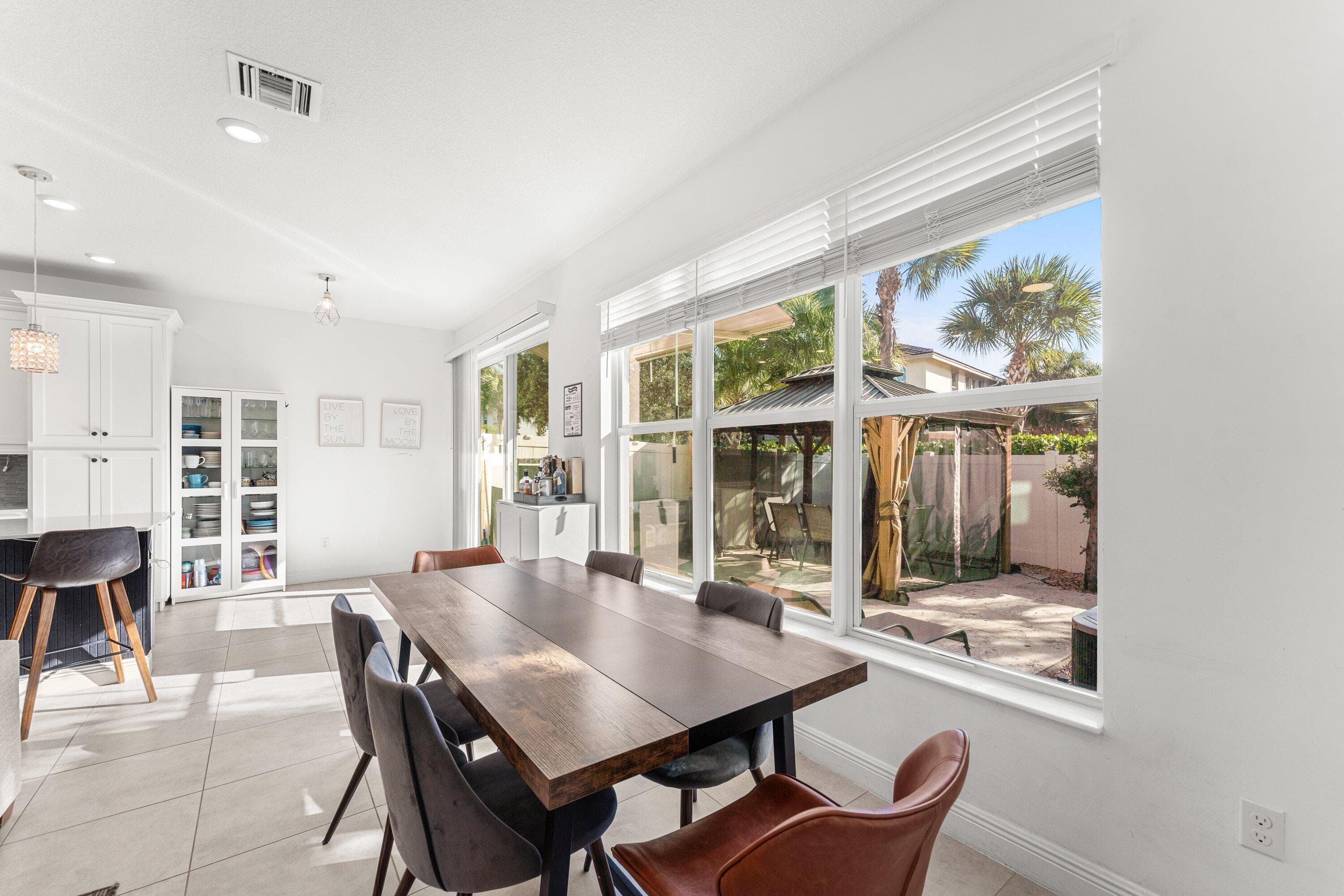 4330 Lago Drive, Deerfield Beach, FL 33064 — photo 10 of 36