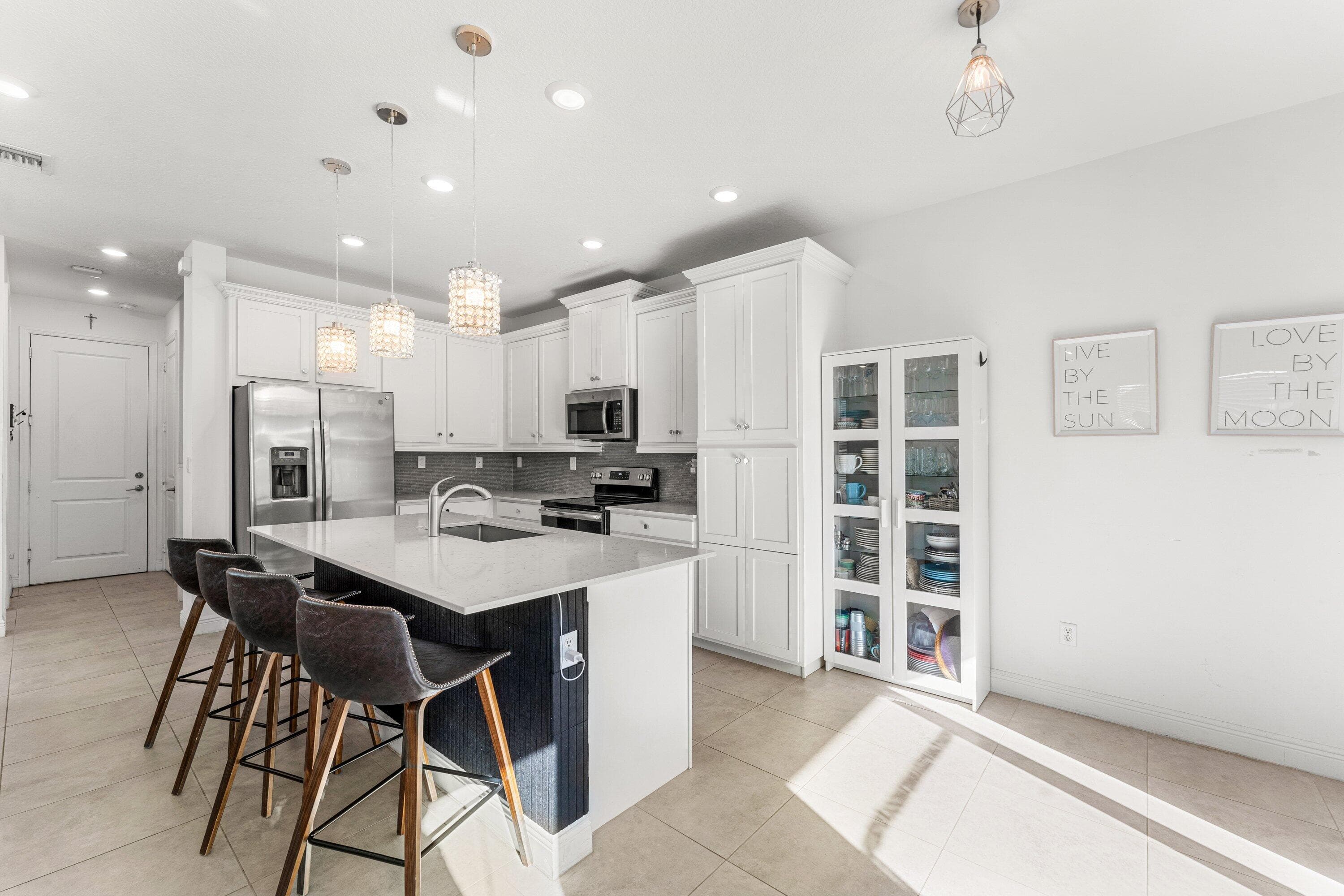 4330 Lago Drive, Deerfield Beach, FL 33064 — photo 13 of 36