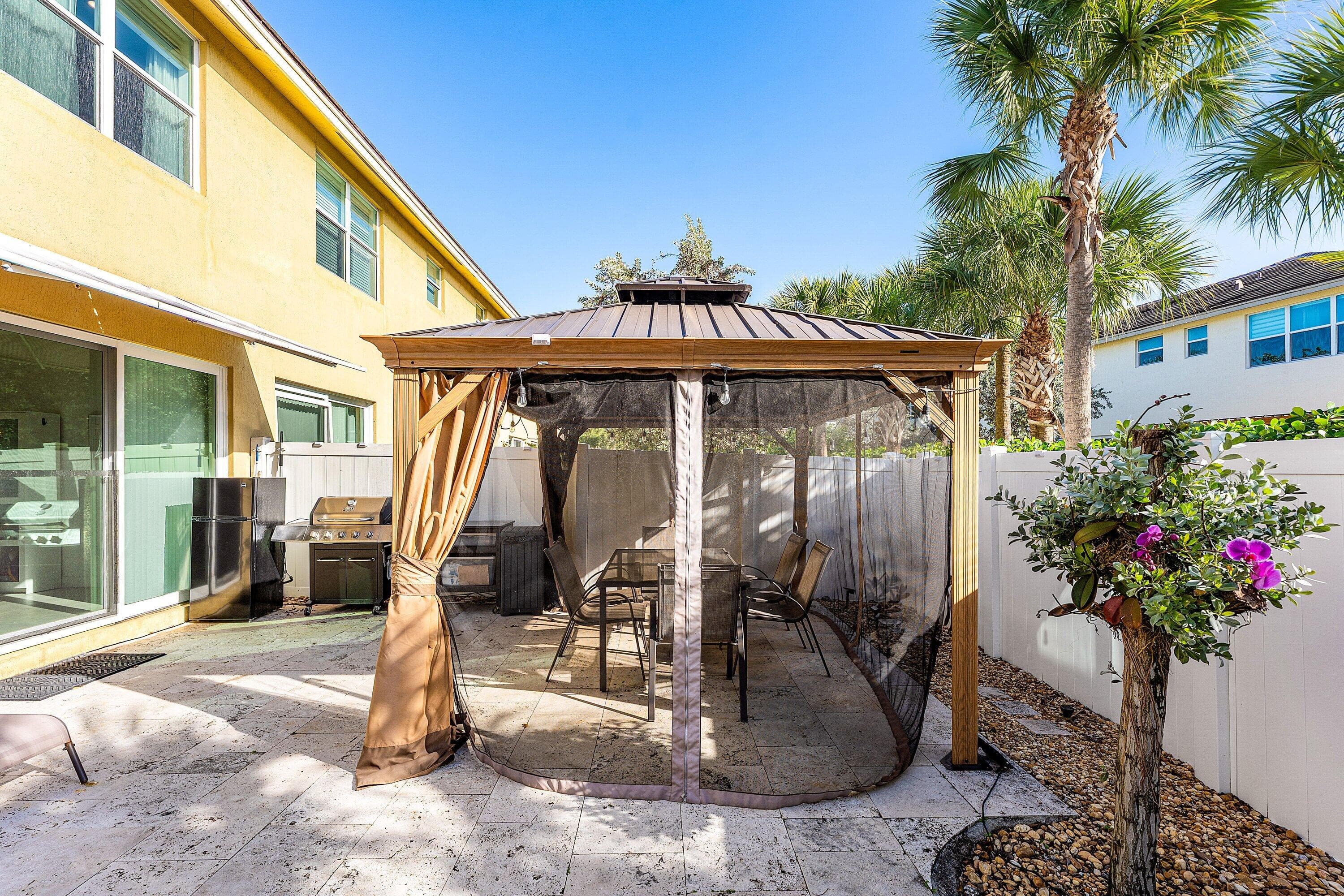 4330 Lago Drive, Deerfield Beach, FL 33064 — photo 34 of 36