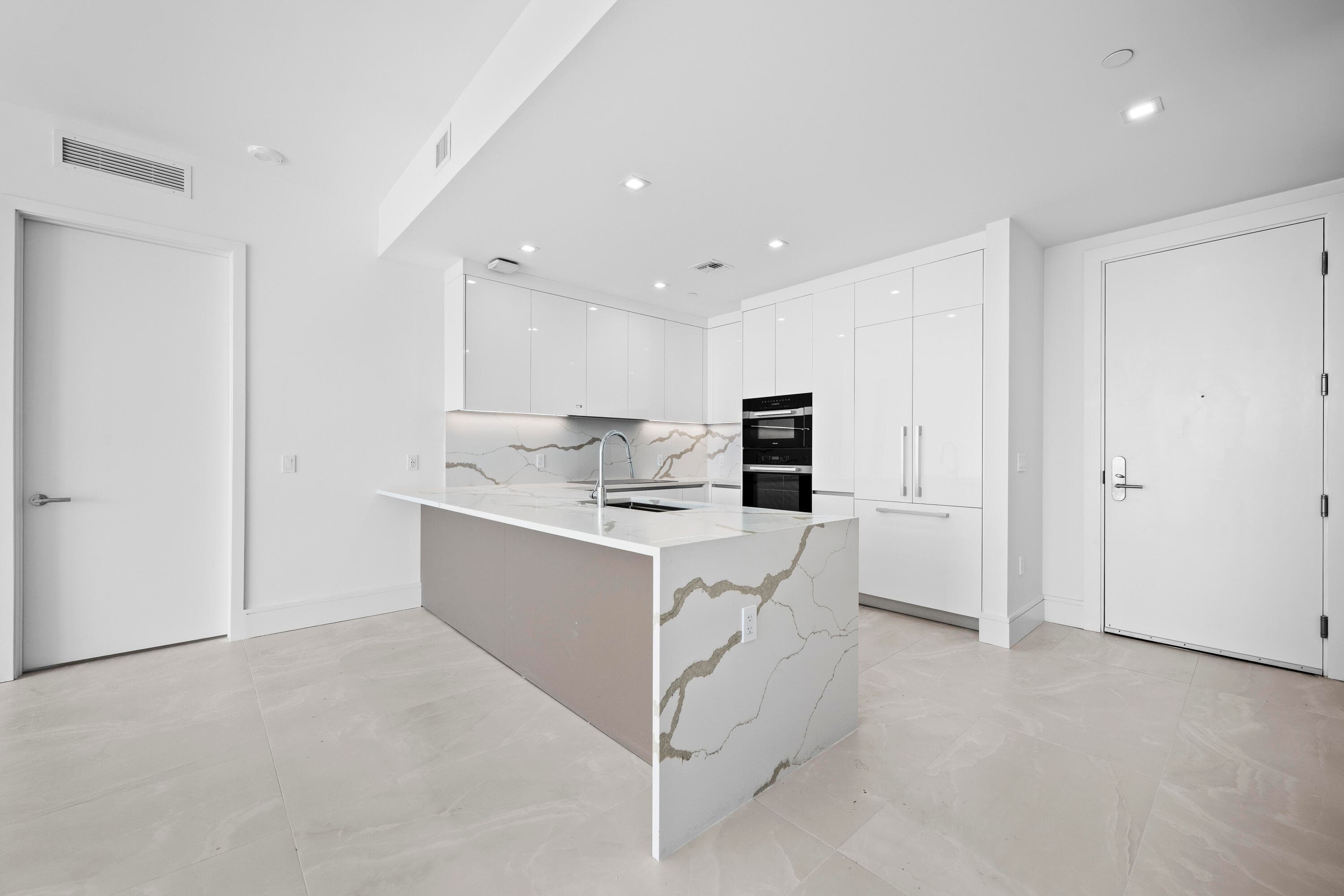 220 Lake Shore Drive 915, Lake Park, FL 33403 — photo 4 of 53