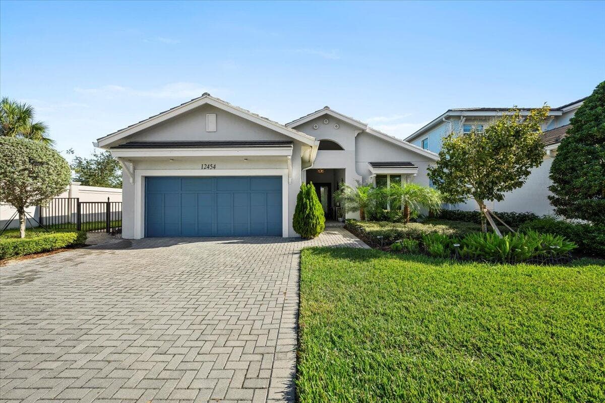 12454 Nautilus Circle, Palm Beach Gardens, FL 33412 — photo 2 of 39