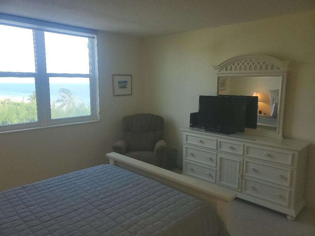 3450 S Ocean Boulevard 406, Palm Beach, FL 33480 — photo 16 of 37
