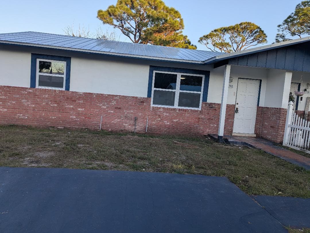 2736 Seneca Avenue, Fort Pierce, FL 34945 — photo 1 of 16