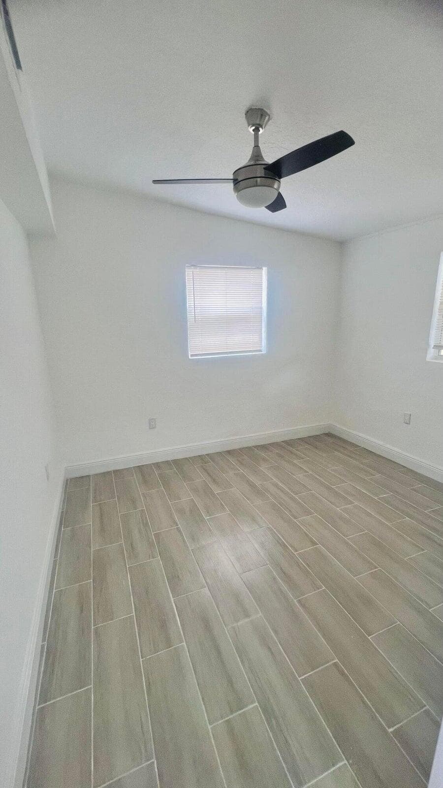 2360 Nw 2nd Street Street, Pompano Beach, FL 33069 — photo 5 of 15