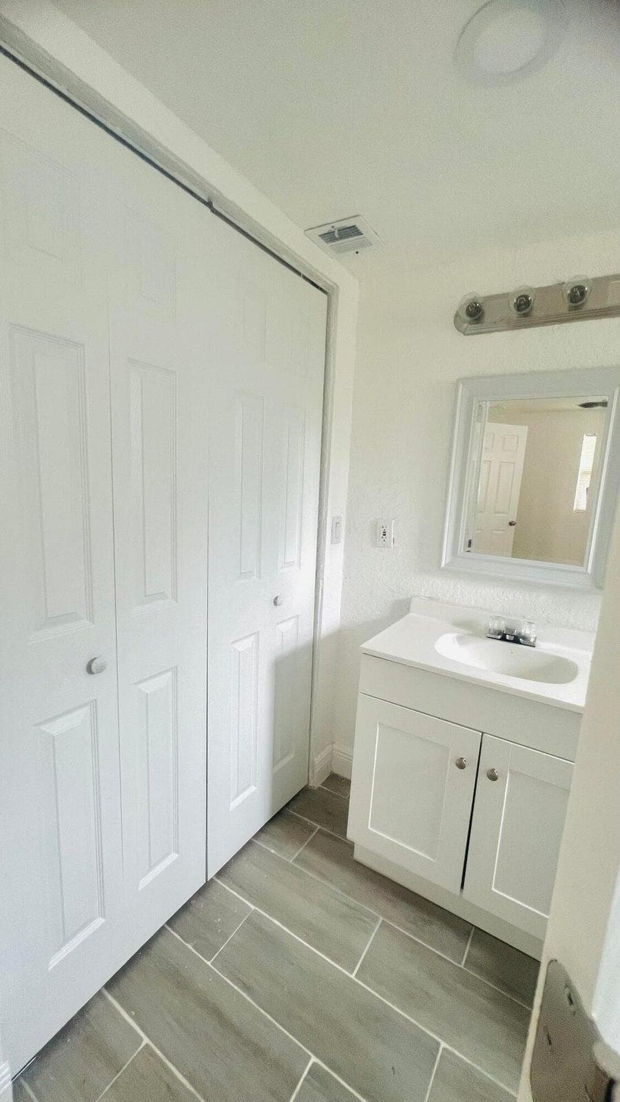 2360 Nw 2nd Street Street, Pompano Beach, FL 33069 — photo 9 of 15