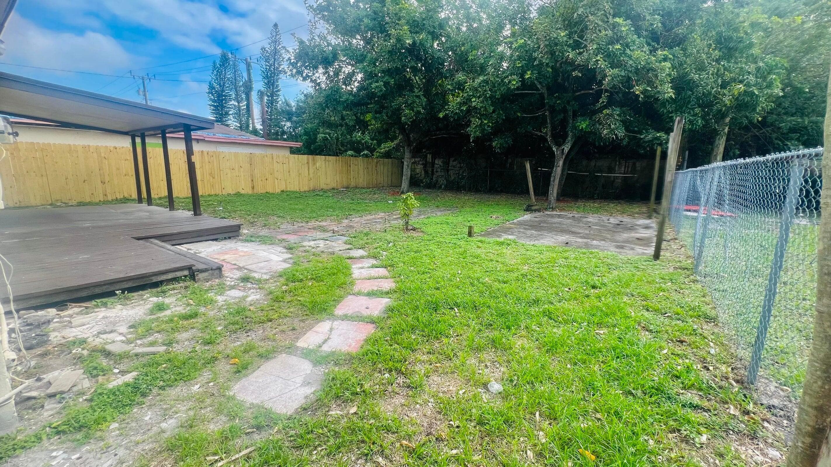 2360 Nw 2nd Street Street, Pompano Beach, FL 33069 — photo 14 of 15