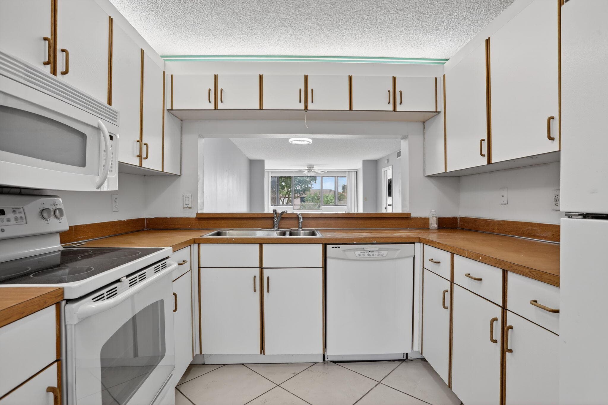10837 W Clairmont Circle 208, Tamarac, FL 33321 — photo 7 of 45
