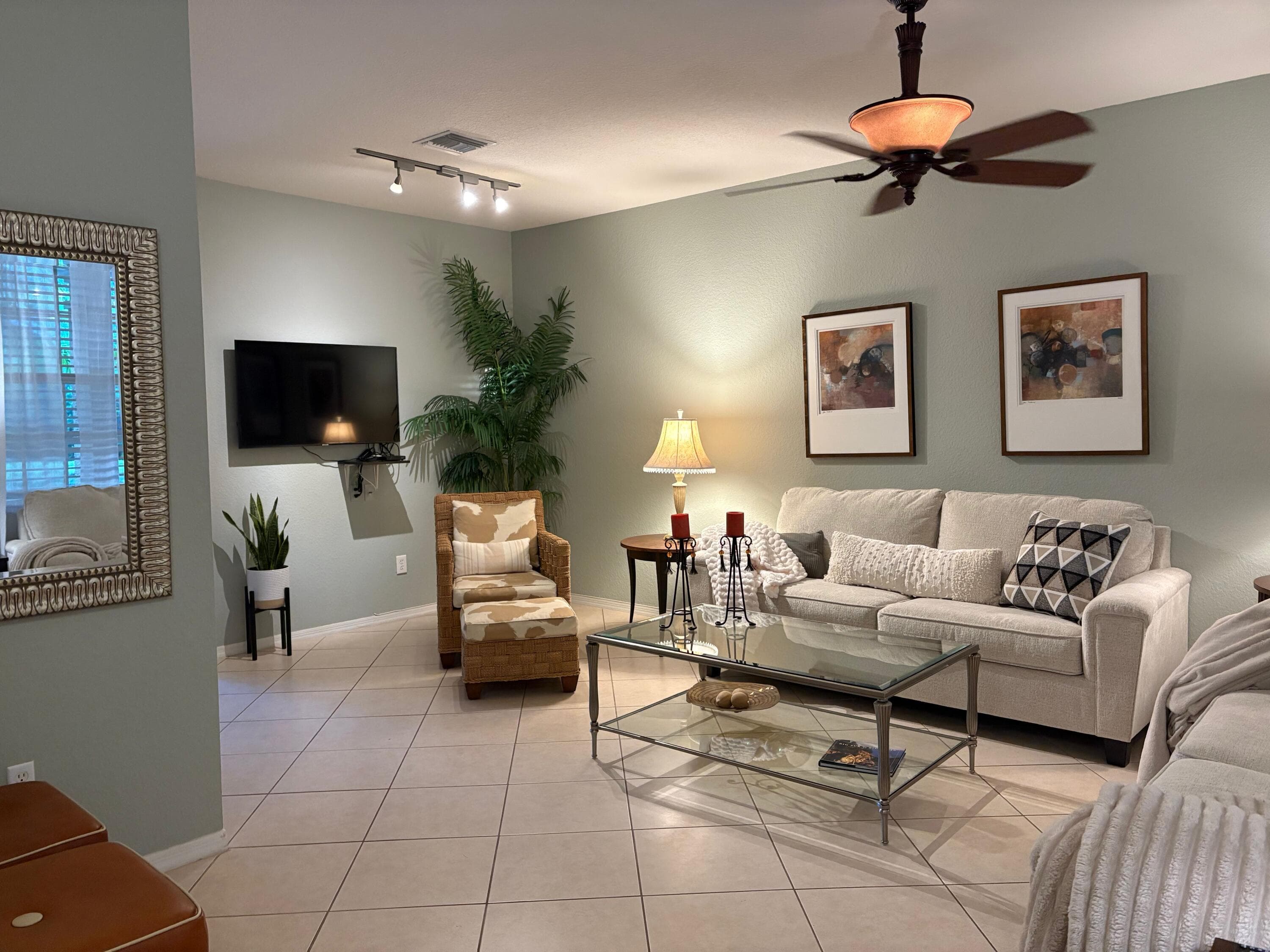 188 W Thatch Palm Circle, Jupiter, FL 33458 — photo 2 of 10
