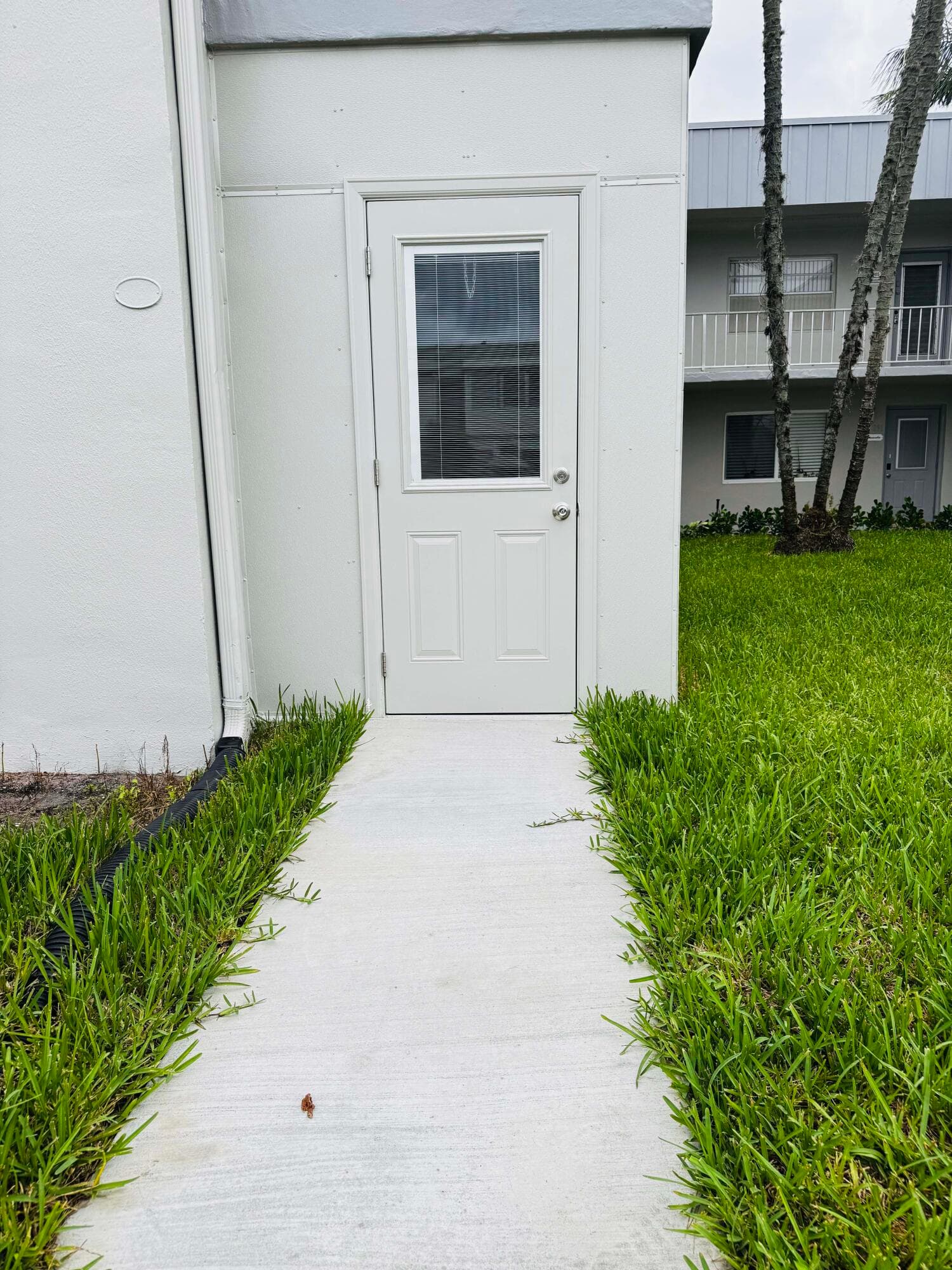 293 Flanders G, Delray Beach, FL 33484 — photo 2 of 35