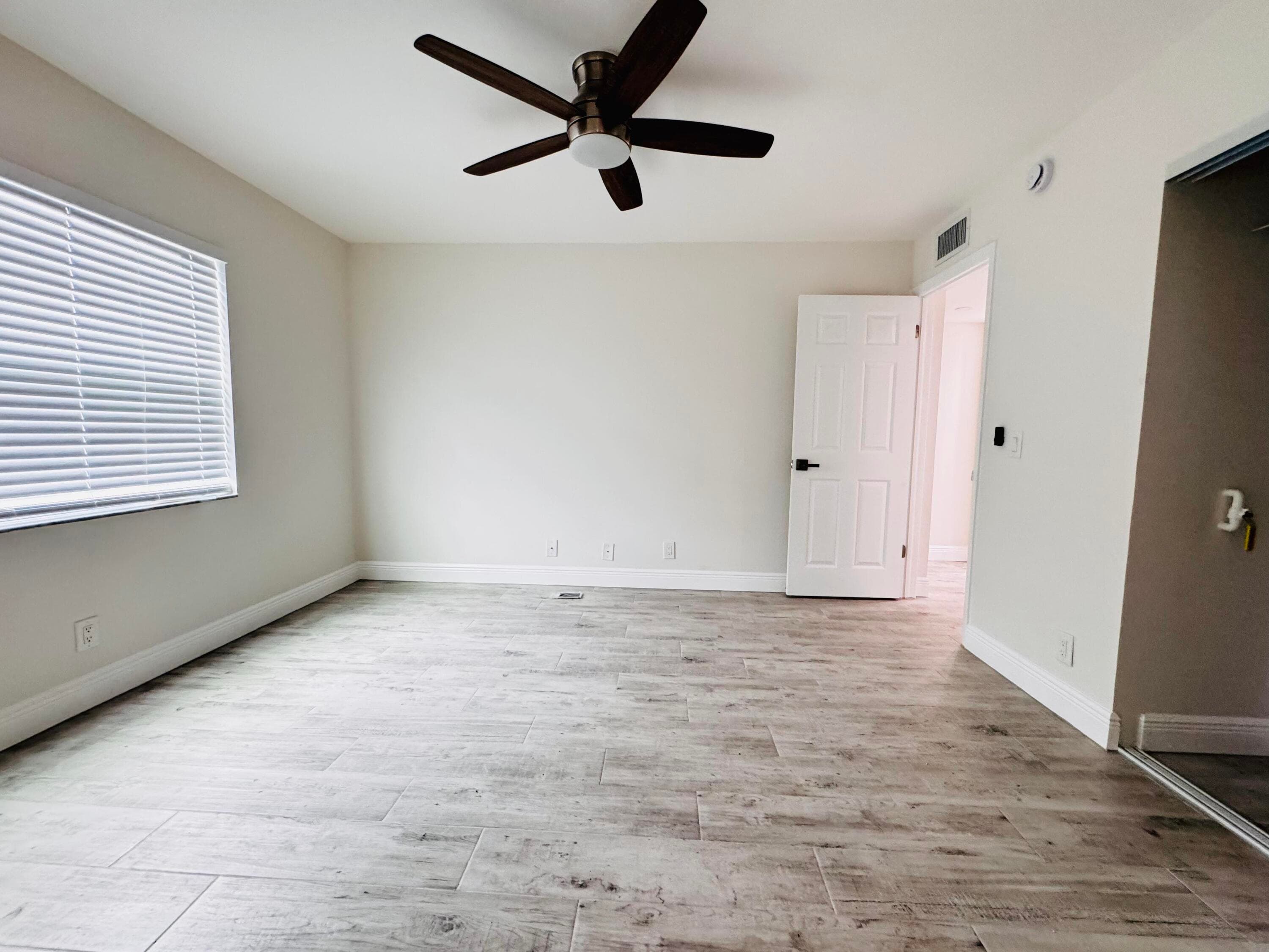 293 Flanders G, Delray Beach, FL 33484 — photo 8 of 35