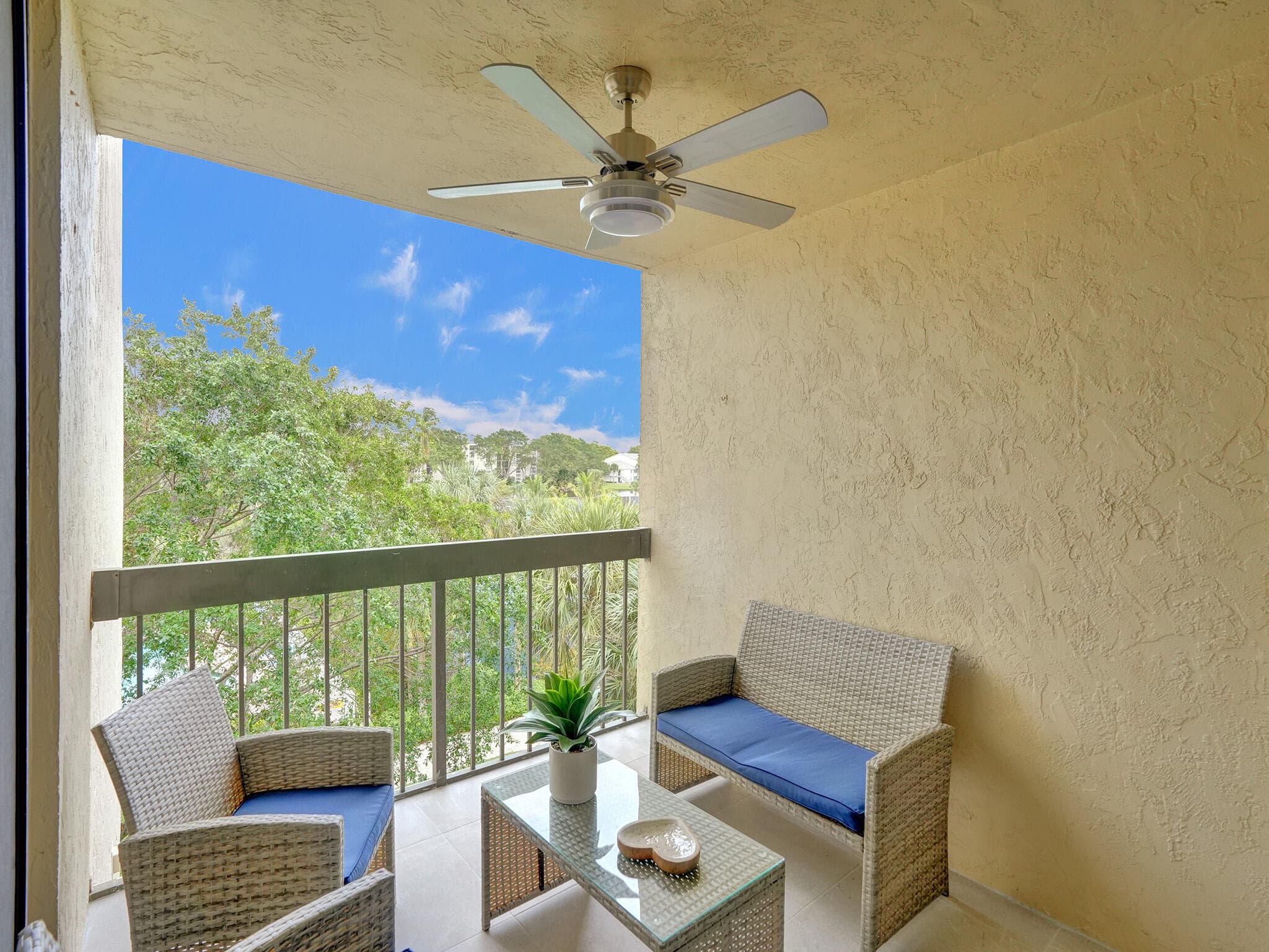 955 Egret Circle 405, Delray Beach, FL 33444 — photo 38 of 45