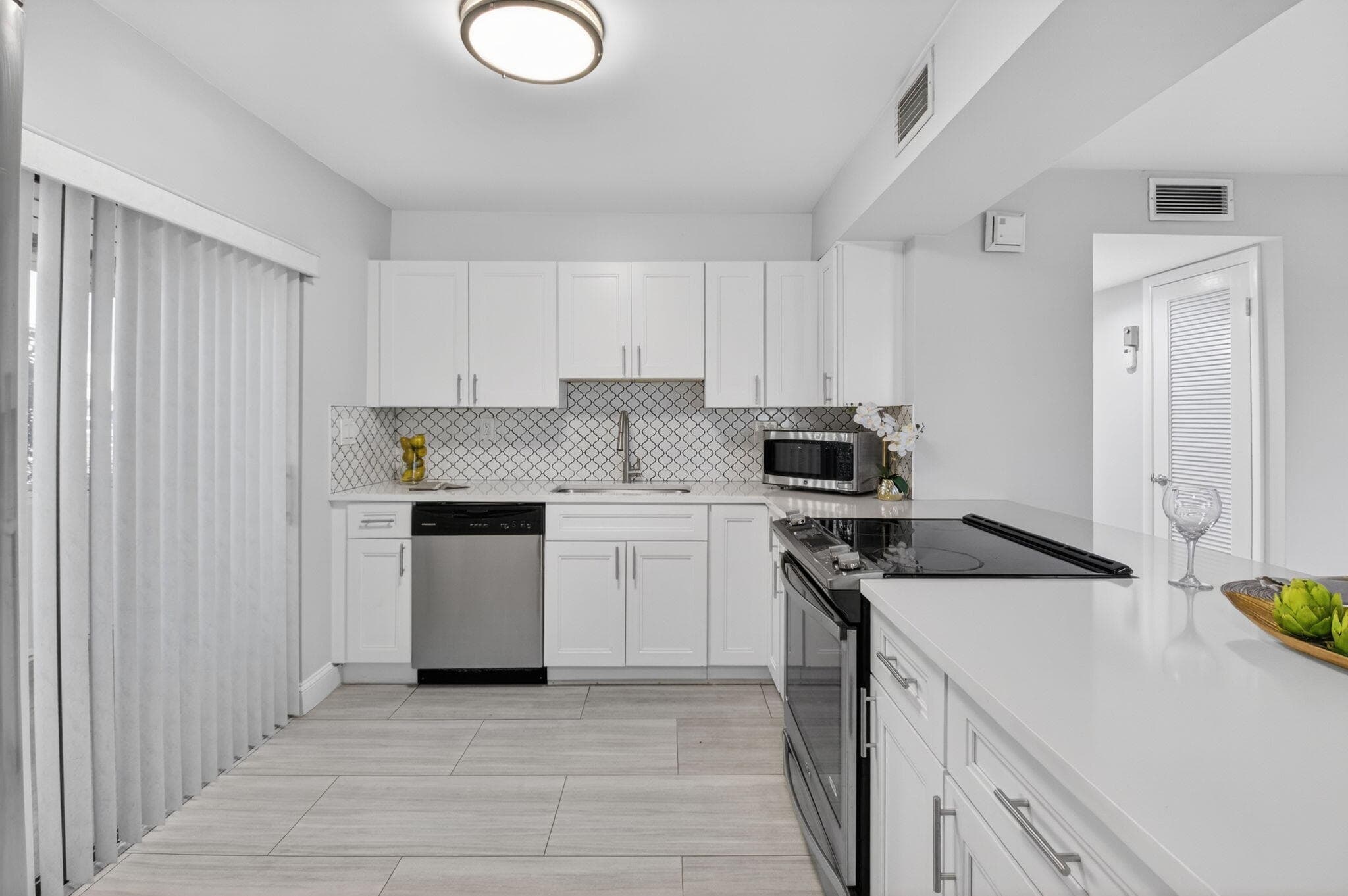 450 Piedmont J 450, Delray Beach, FL 33484 — photo 13 of 78