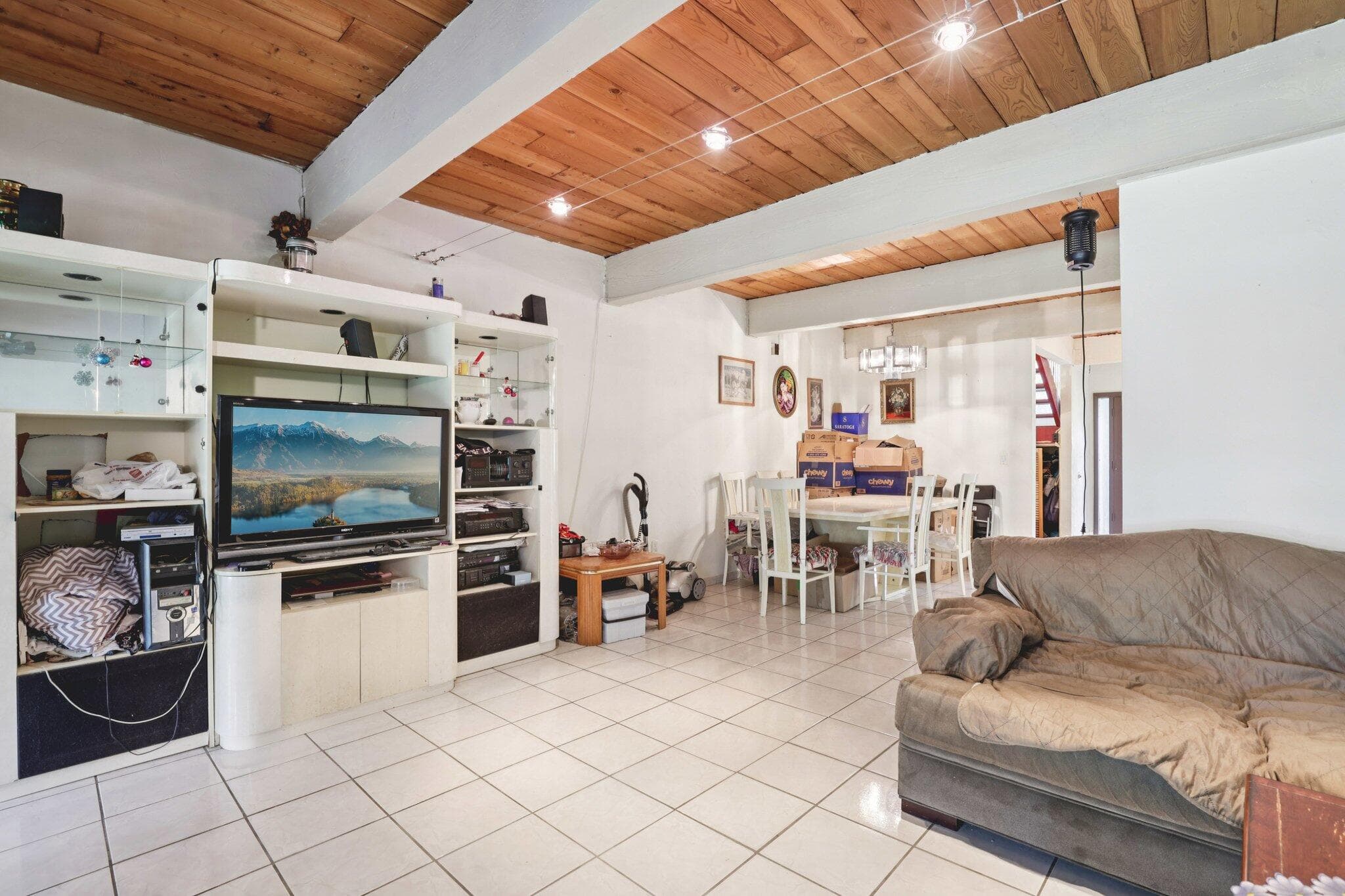 19232 NE 25th Avenue 221b, Miami, FL 33180 — photo 10 of 47