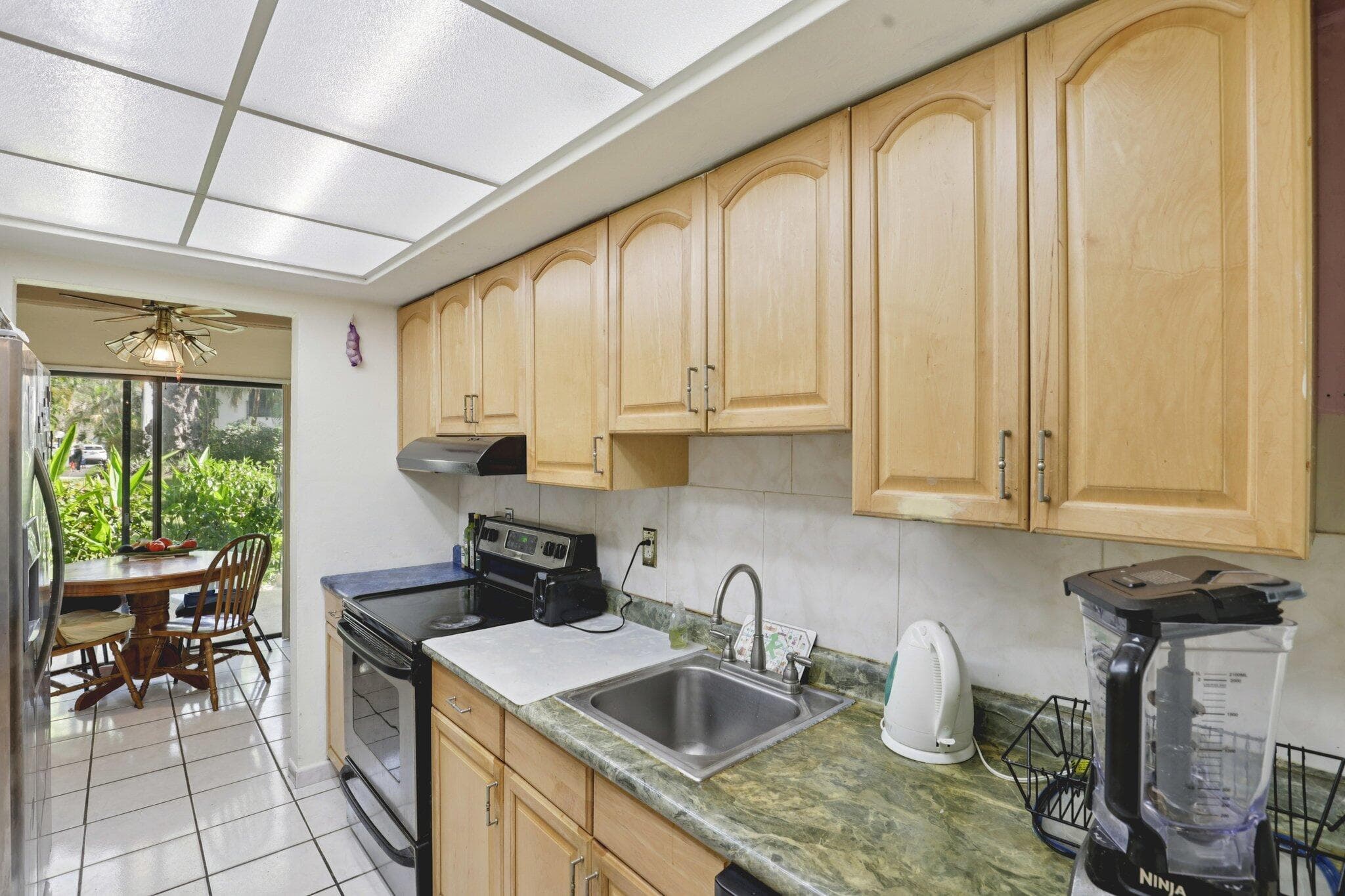 19232 NE 25th Avenue 221b, Miami, FL 33180 — photo 18 of 47