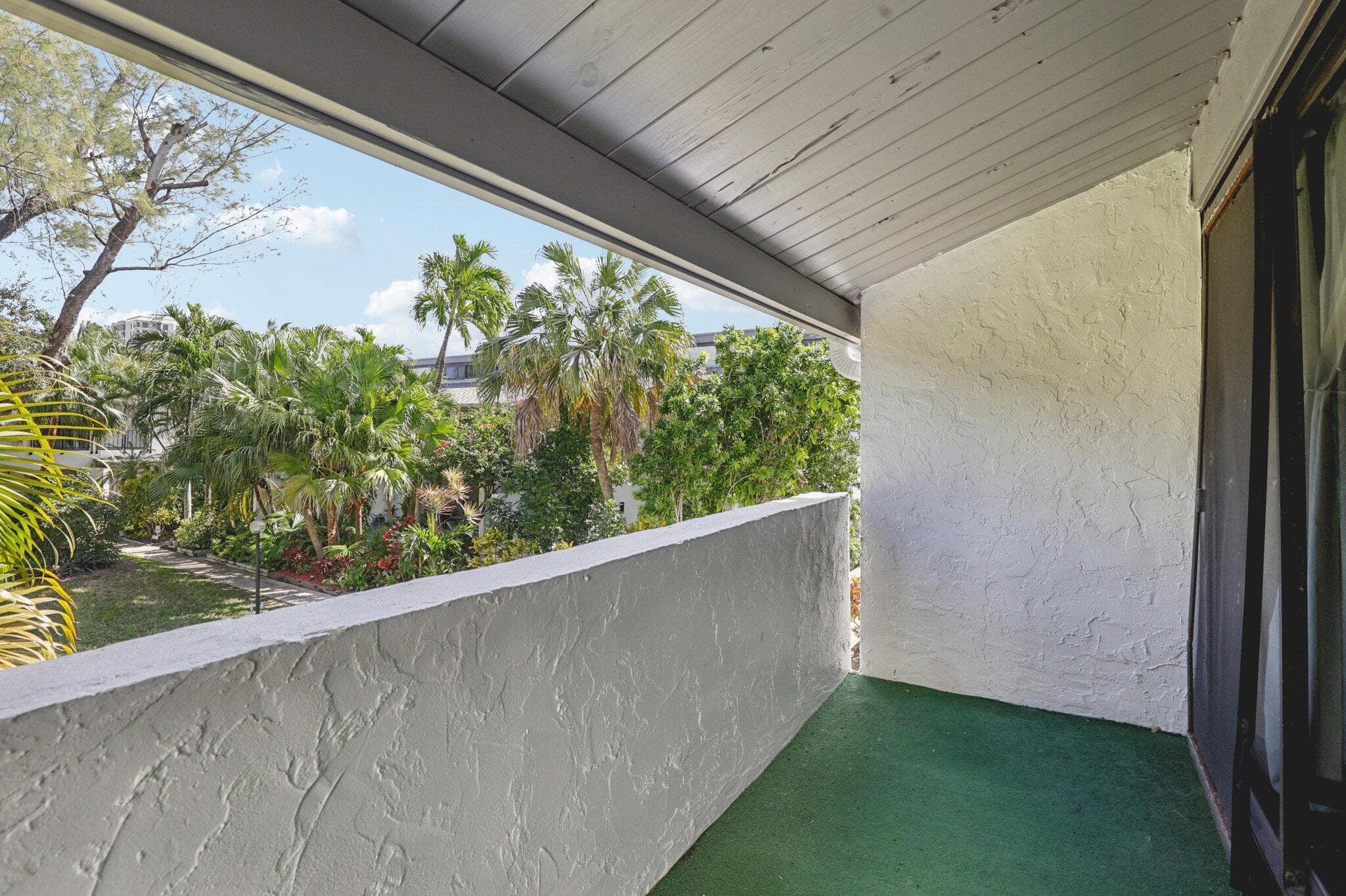 19232 NE 25th Avenue 221b, Miami, FL 33180 — photo 39 of 47