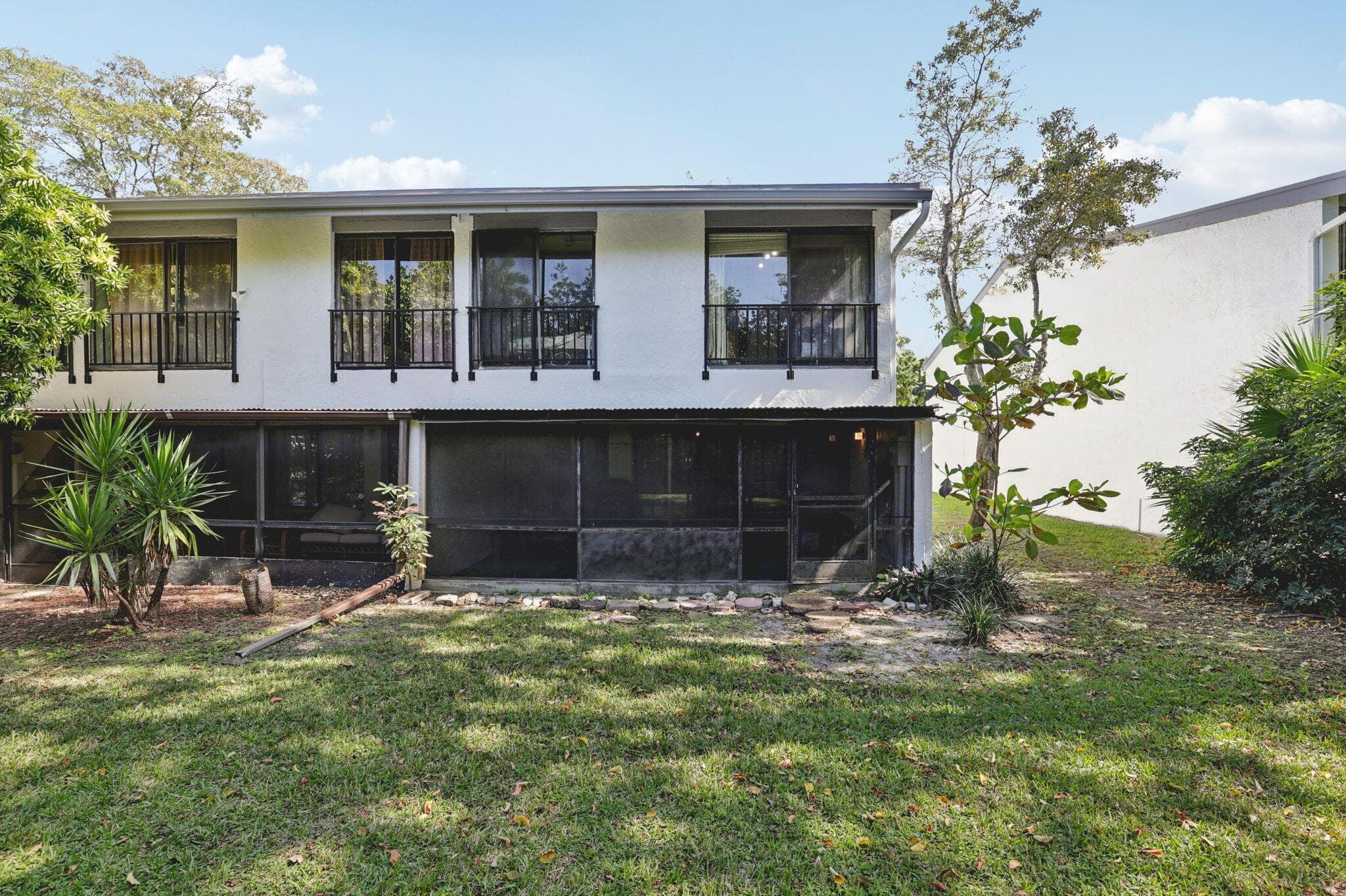 19232 NE 25th Avenue 221b, Miami, FL 33180 — photo 41 of 47