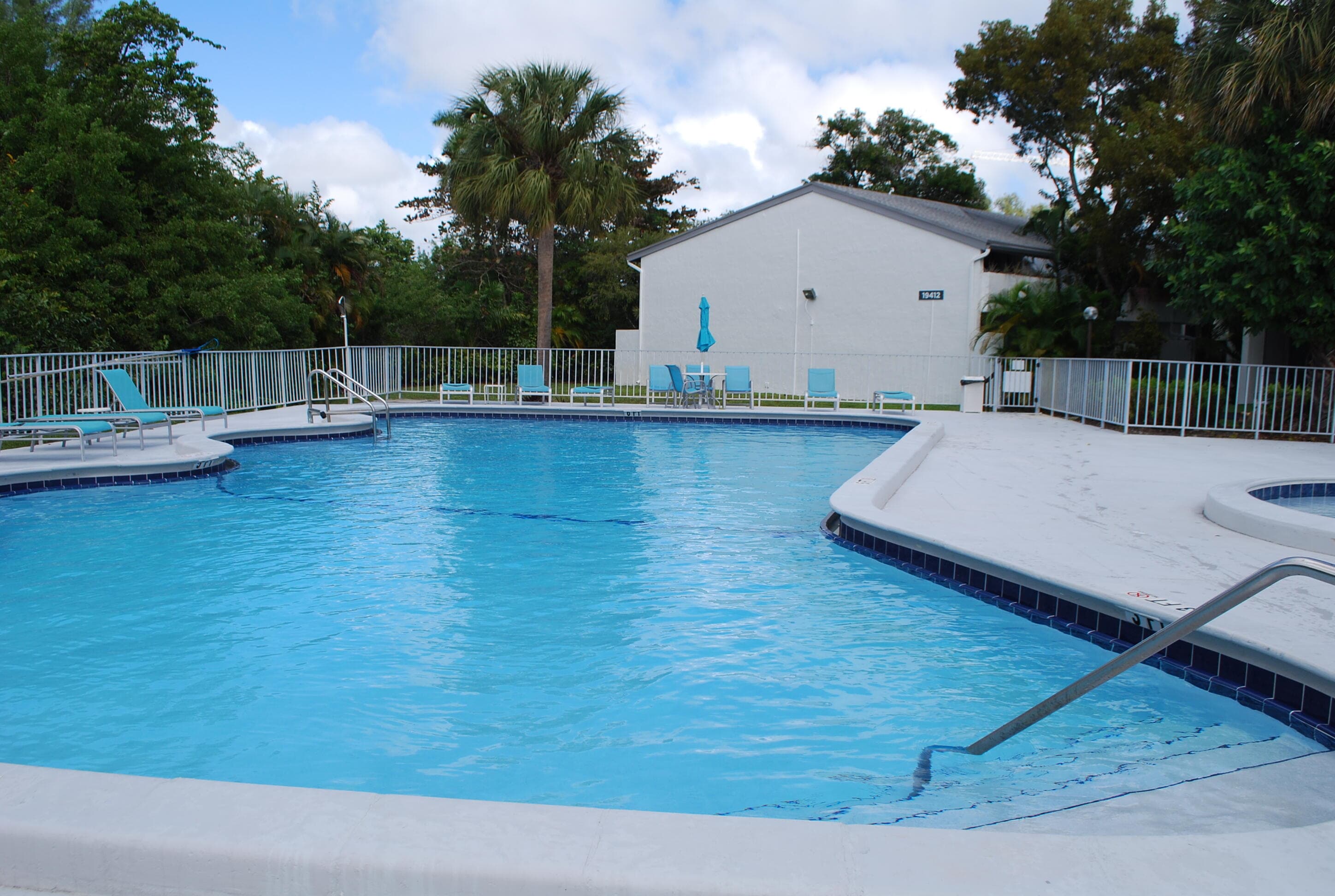 19232 NE 25th Avenue 221b, Miami, FL 33180 — photo 43 of 47