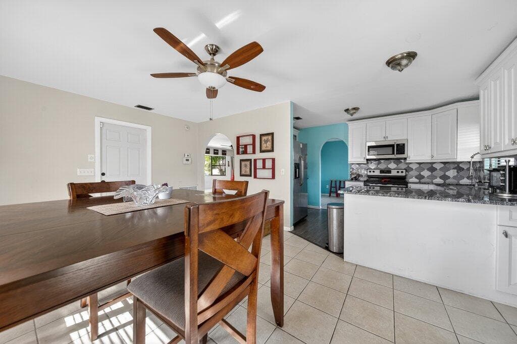 2097 SE Mantua Street, Port St. Lucie, FL 34952 — photo 4 of 29