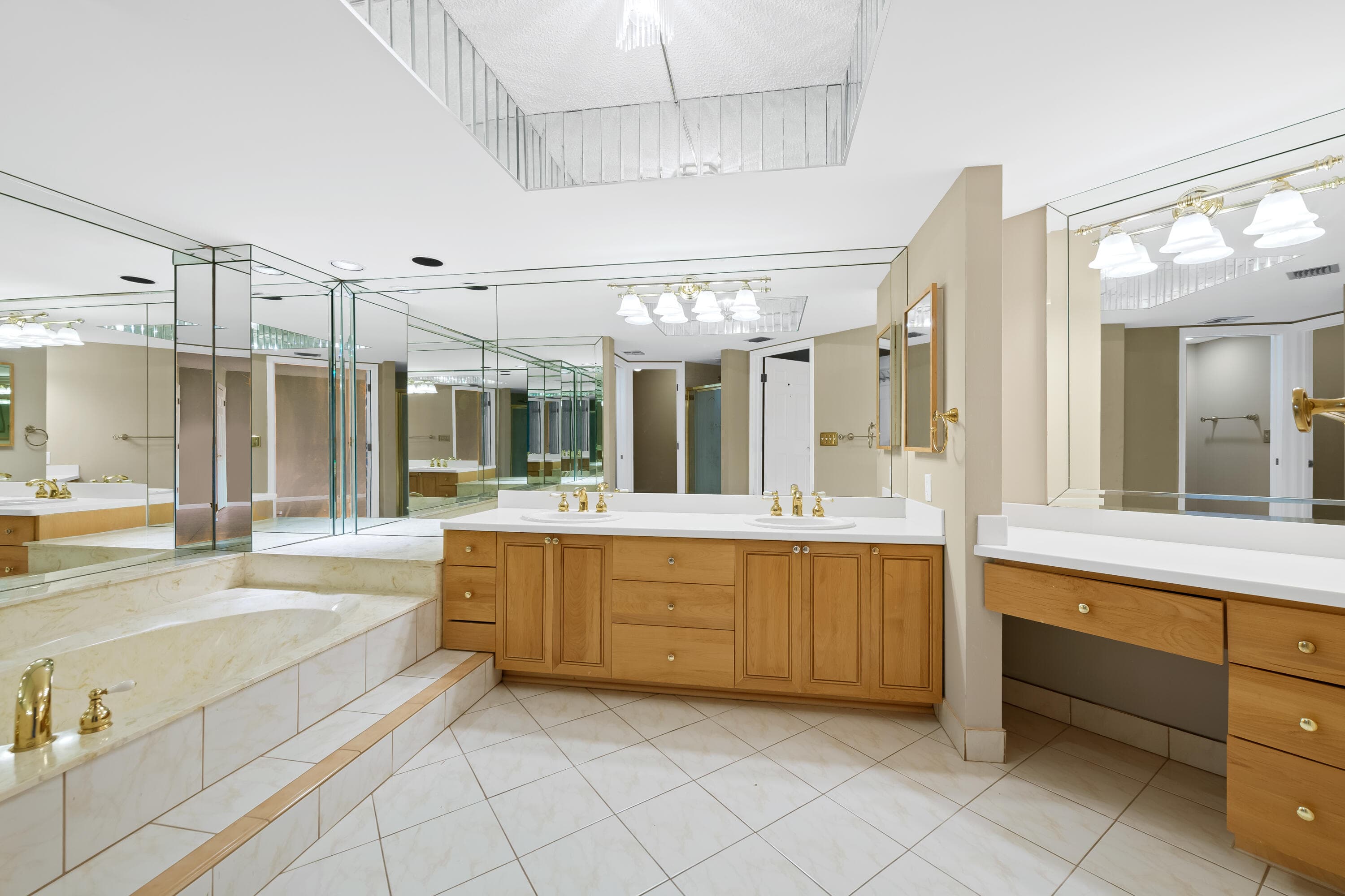 800 Jeffery Street 103, Boca Raton, FL 33487 — photo 16 of 40