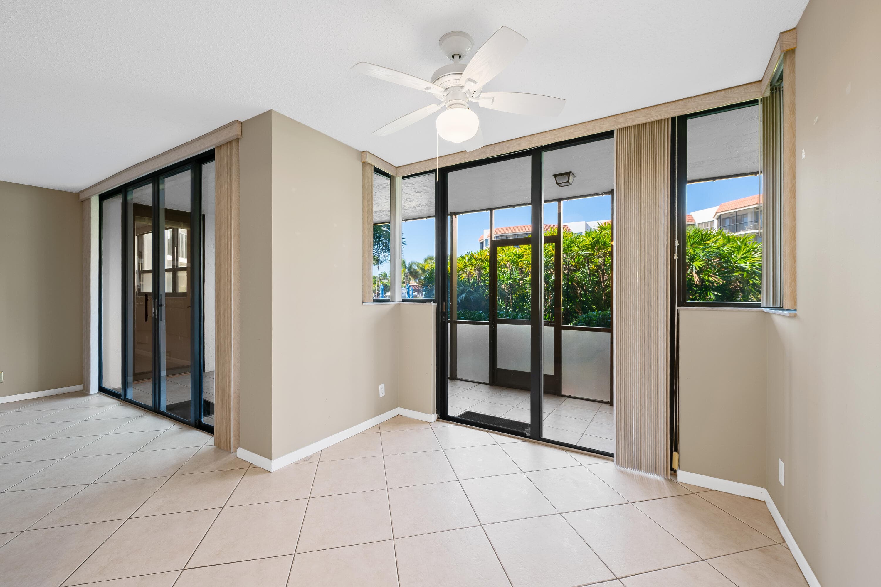 800 Jeffery Street 103, Boca Raton, FL 33487 — photo 5 of 40