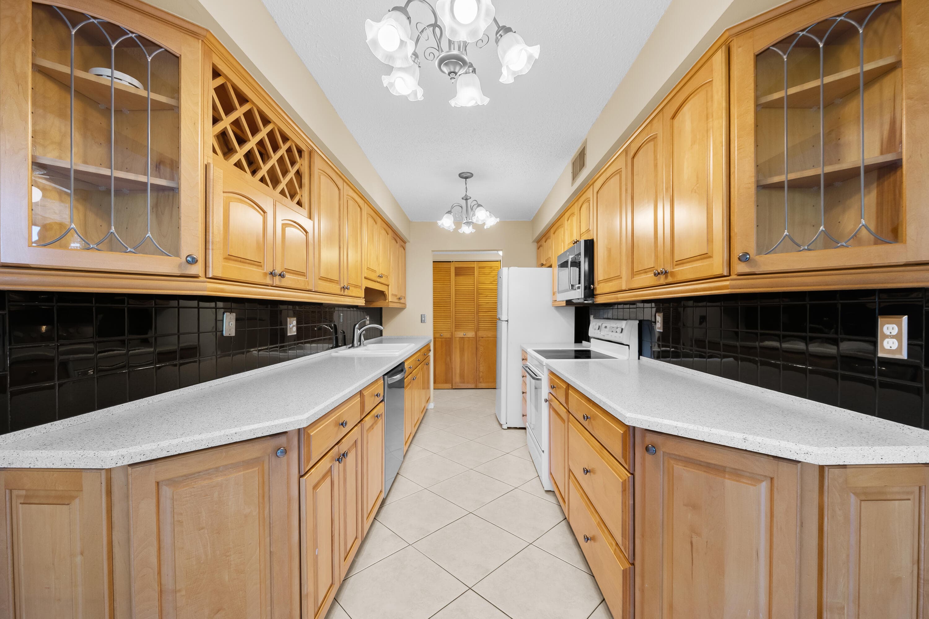 800 Jeffery Street 103, Boca Raton, FL 33487 — photo 1 of 40