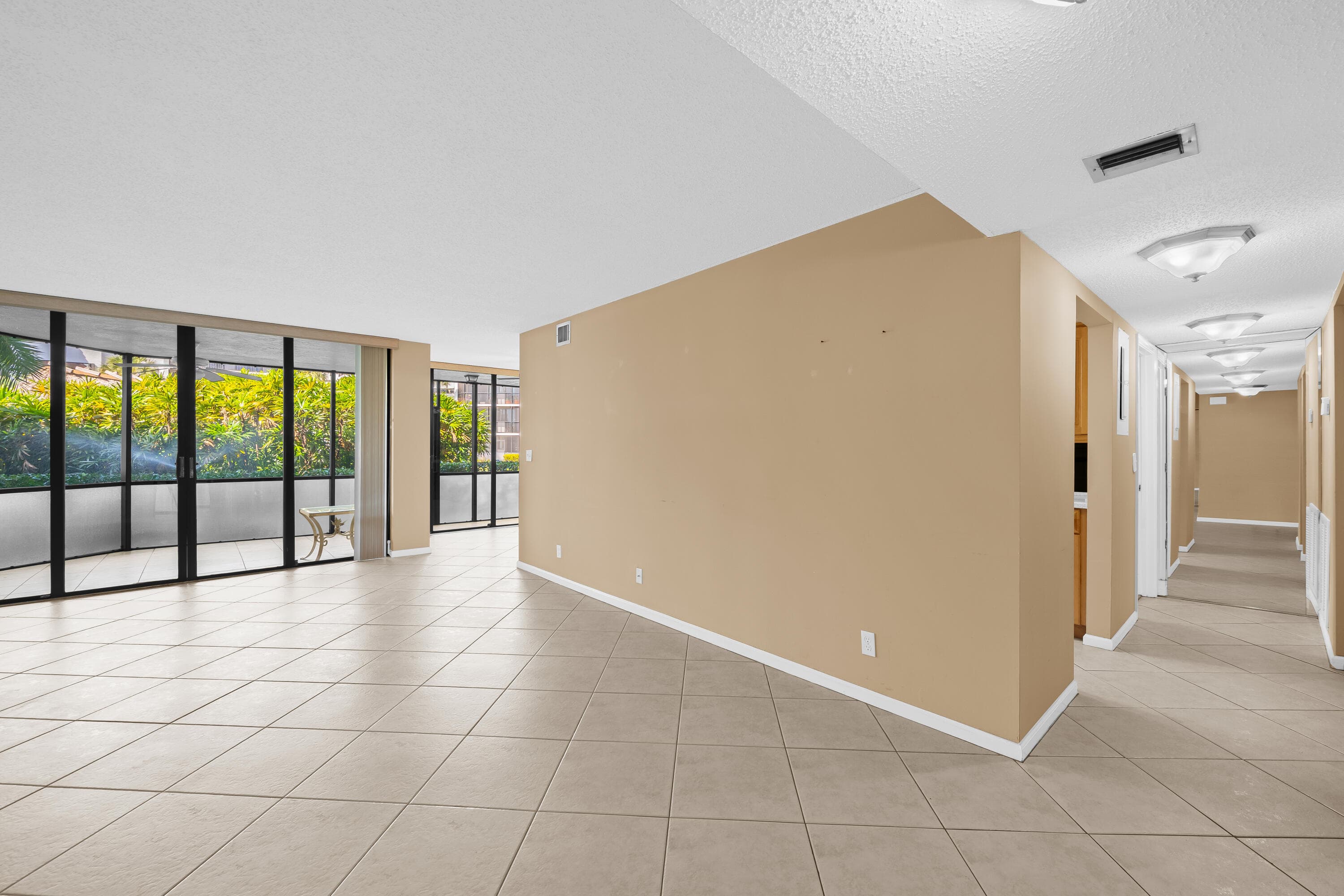 800 Jeffery Street 103, Boca Raton, FL 33487 — photo 12 of 40