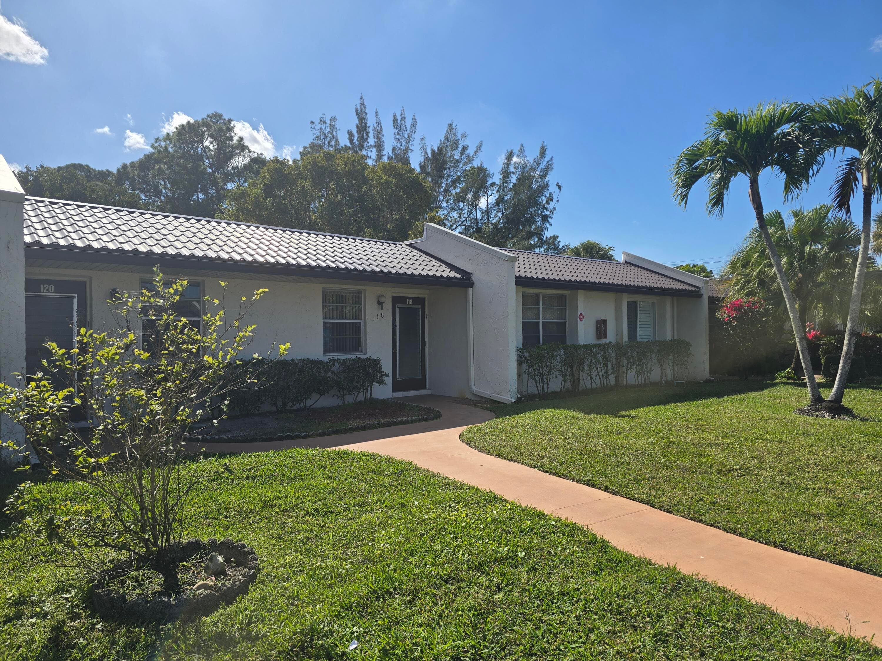 118 Lake Olive Drive, West Palm Beach, FL 33411 — photo 1 of 20