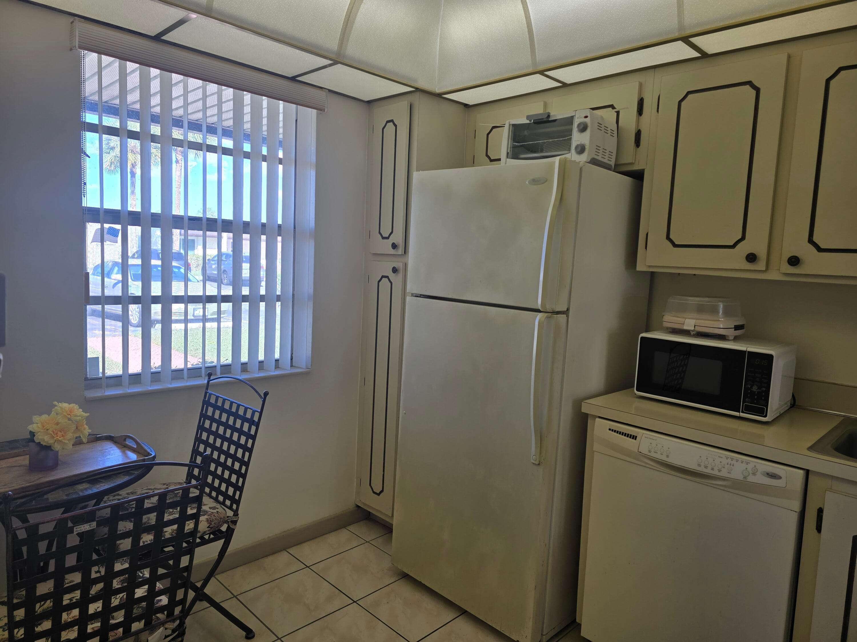 118 Lake Olive Drive, West Palm Beach, FL 33411 — photo 4 of 20