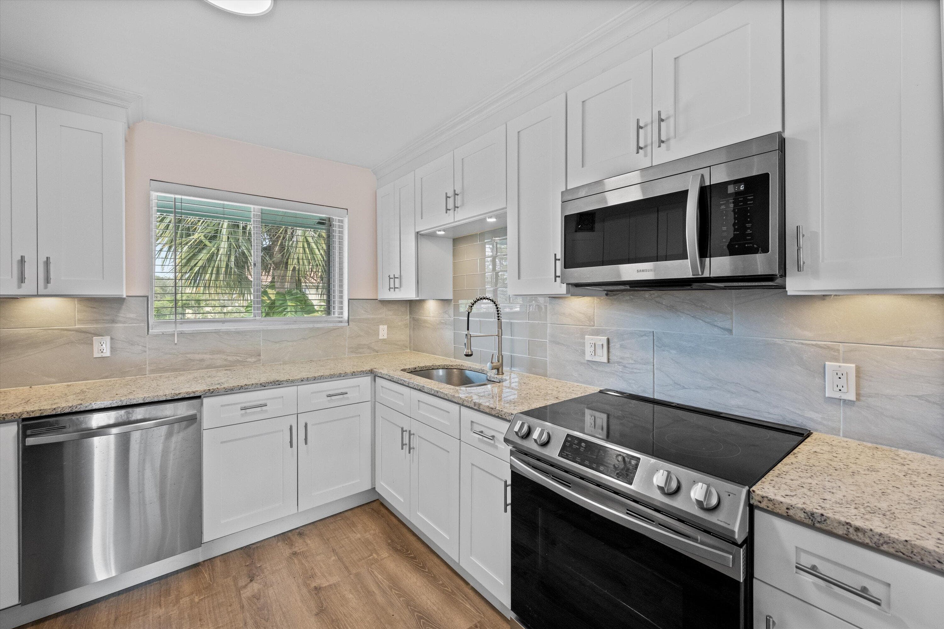 421 S Lakeside Drive 10, Lake Worth Beach, FL 33460 — photo 13 of 32