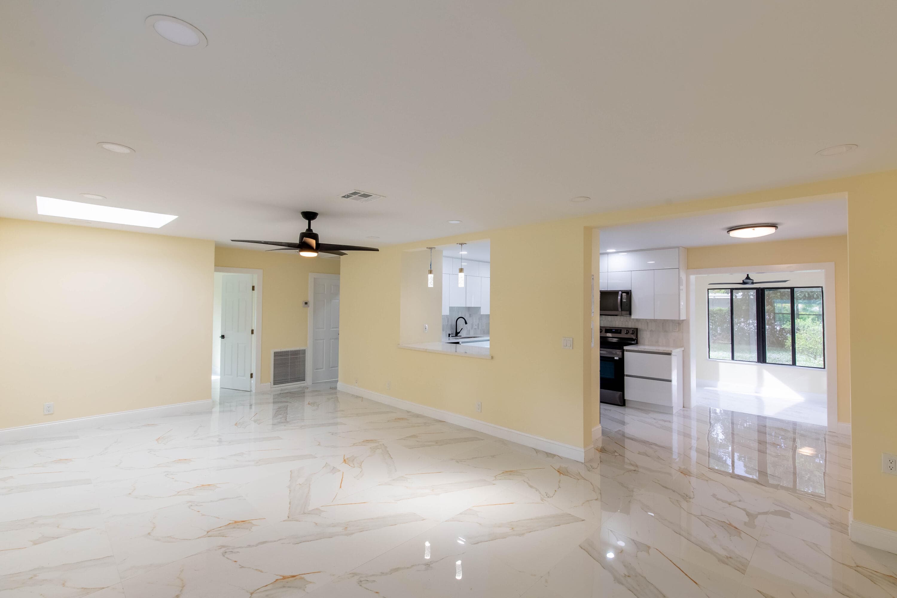 405 NE 24th Avenue, Pompano Beach, FL 33062 — photo 8 of 39