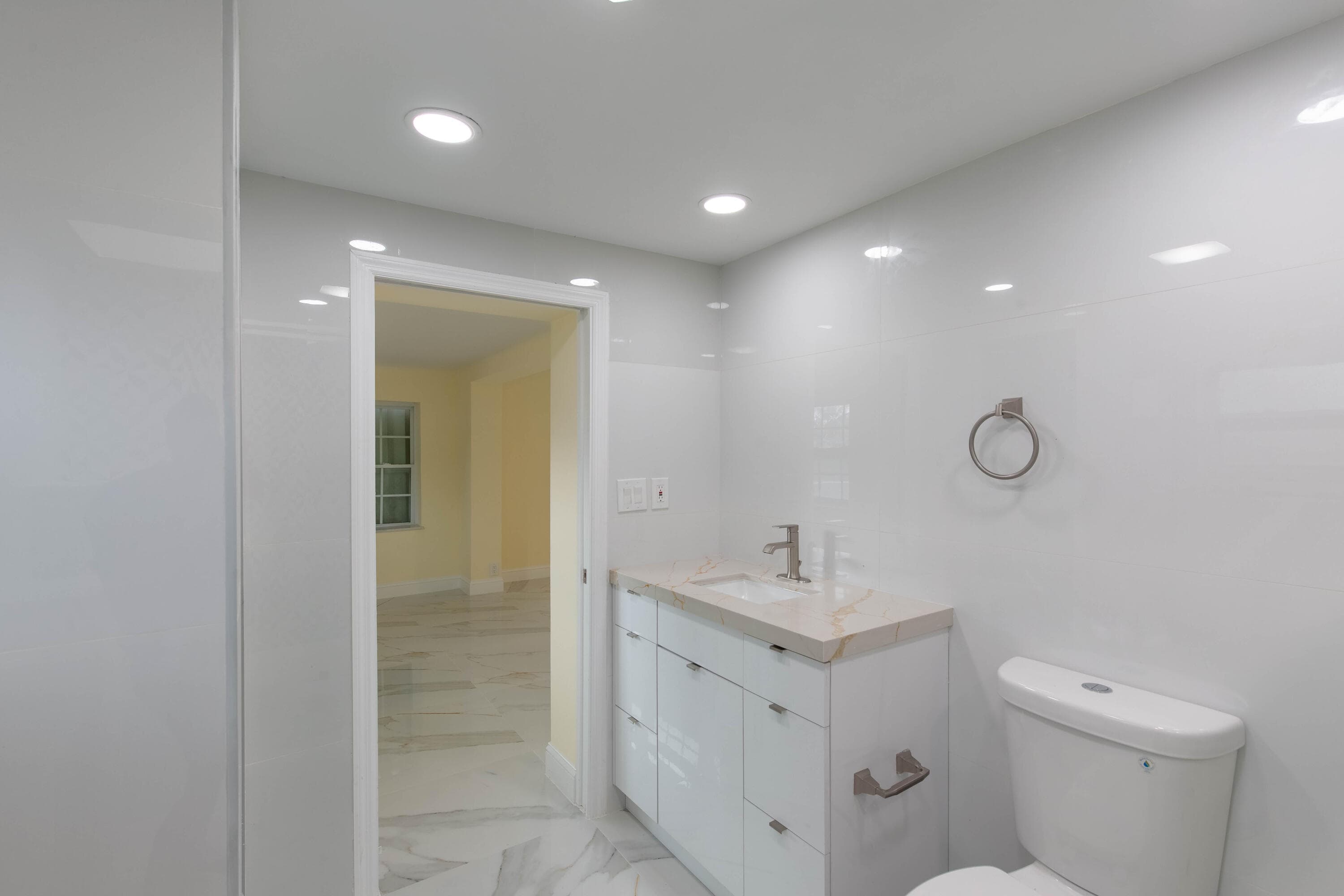 405 NE 24th Avenue, Pompano Beach, FL 33062 — photo 19 of 39