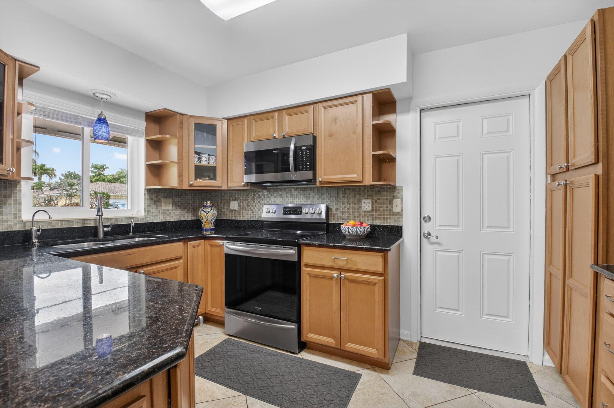 400 E Conference Drive, Boca Raton, FL 33486 — photo 15 of 44