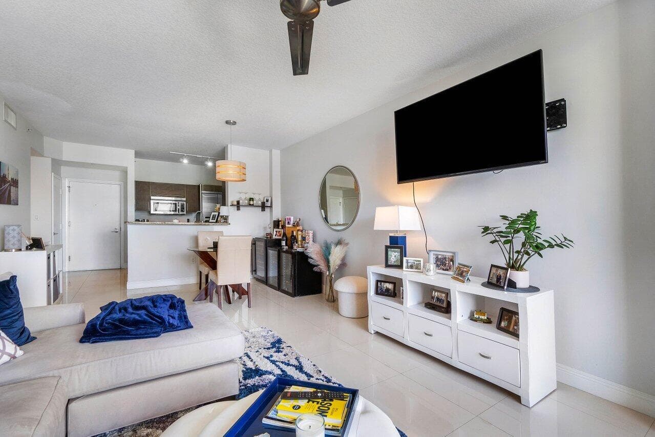 550 Okeechobee Boulevard 1112, West Palm Beach, FL 33401 — photo 3 of 40