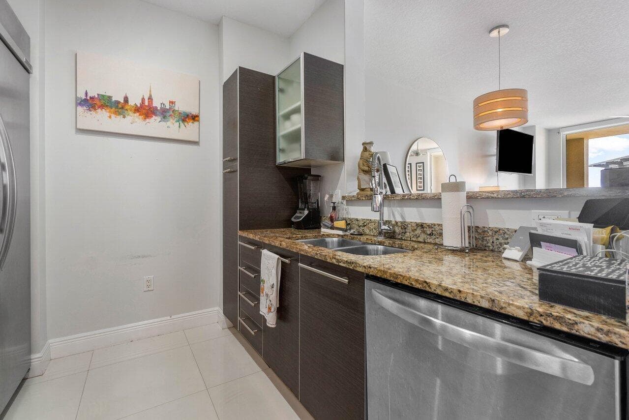 550 Okeechobee Boulevard 1112, West Palm Beach, FL 33401 — photo 8 of 40