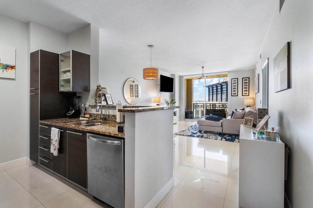550 Okeechobee Boulevard 1112, West Palm Beach, FL 33401 — photo 9 of 40
