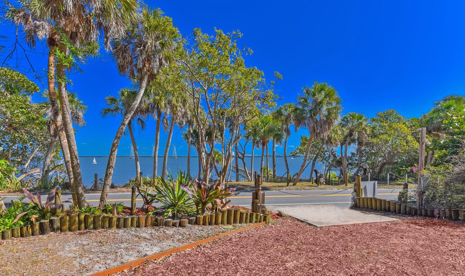 8073 S Indian River Drive, Fort Pierce, FL 34982 — photo 10 of 65