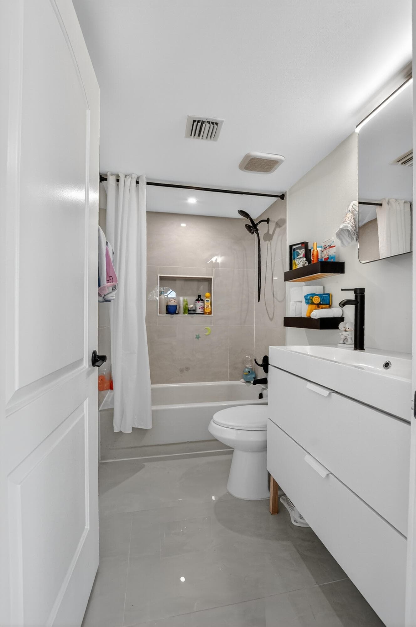4005 Village Drive B, Delray Beach, FL 33445 — photo 31 of 35