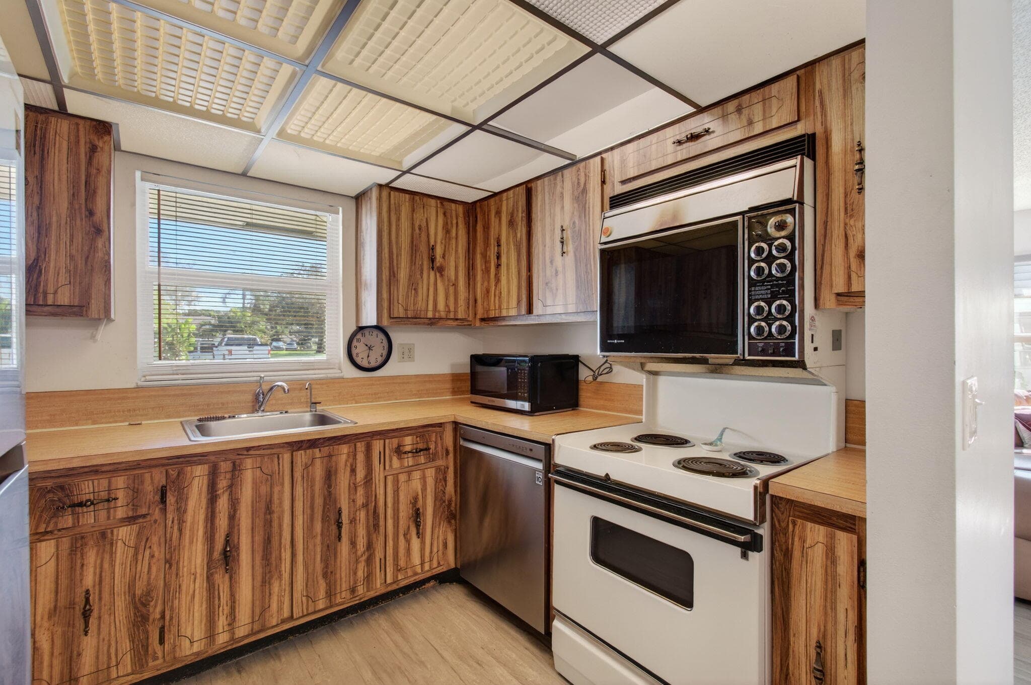 5392 Lakefront Boulevard A, Delray Beach, FL 33484 — photo 9 of 40