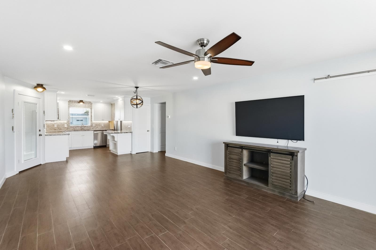 109 Wettaw Lane 203, North Palm Beach, FL 33408 — photo 5 of 17