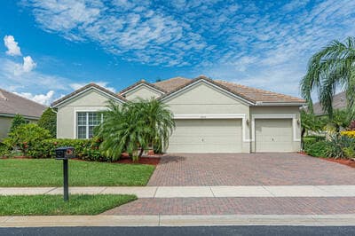 4250 Diamond Square, Vero Beach, FL 32967 — photo 1 of 18